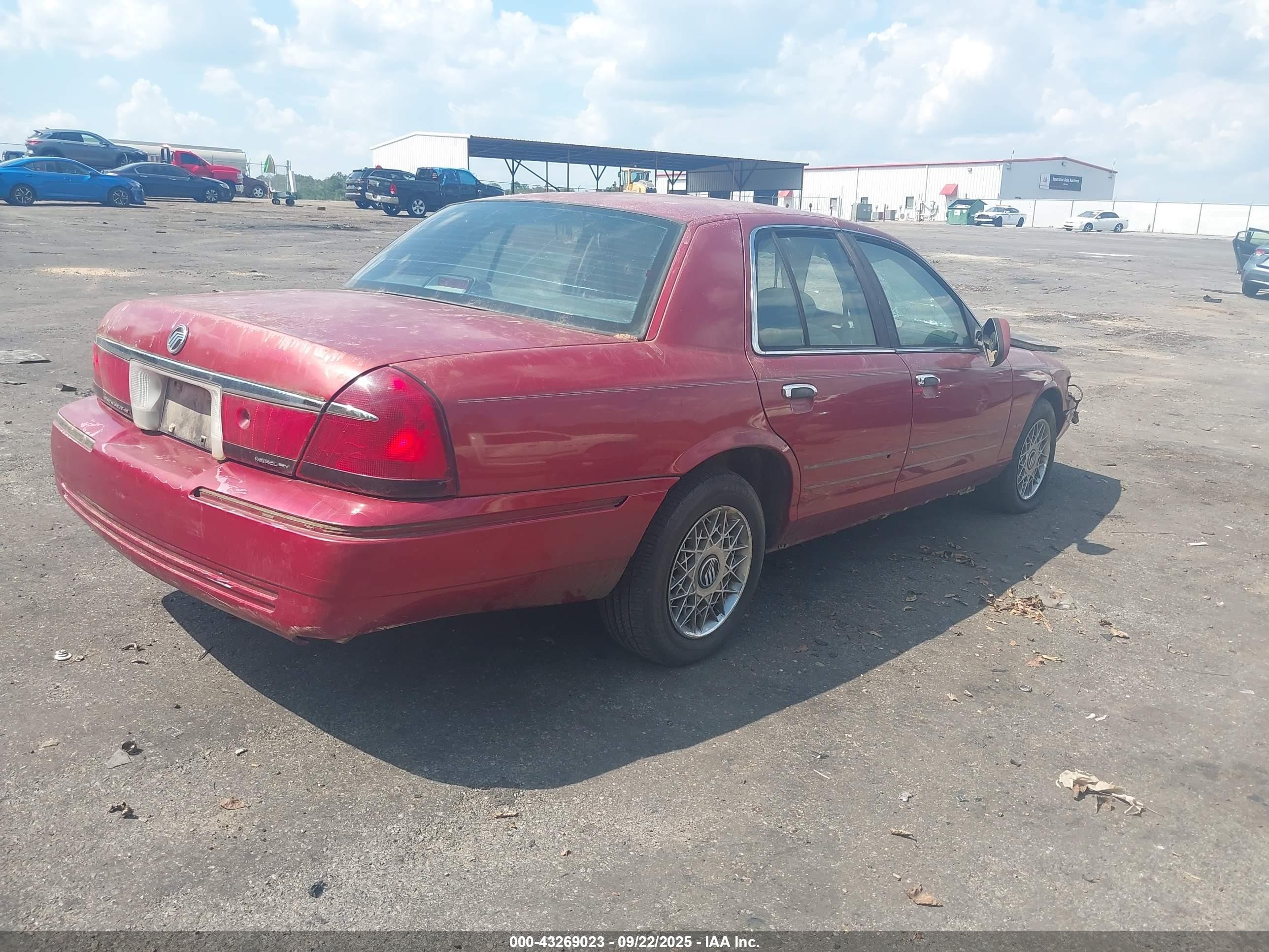 1998 Mercury Grand Marquis   Red vin: 2MEFM74W5WX655317