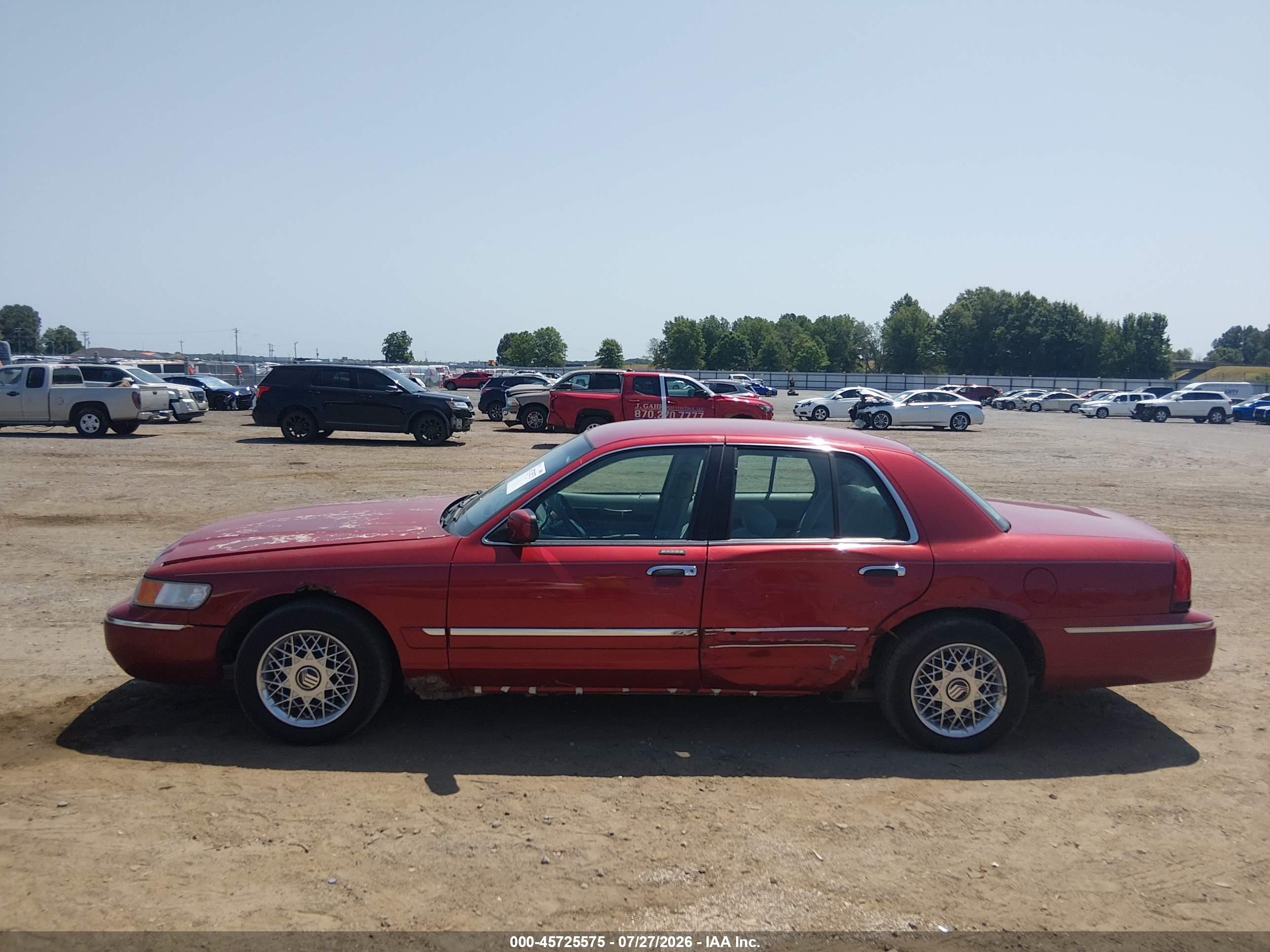 1998 Mercury Grand Marquis   Красный vin: 2MEFM74W5WX685918