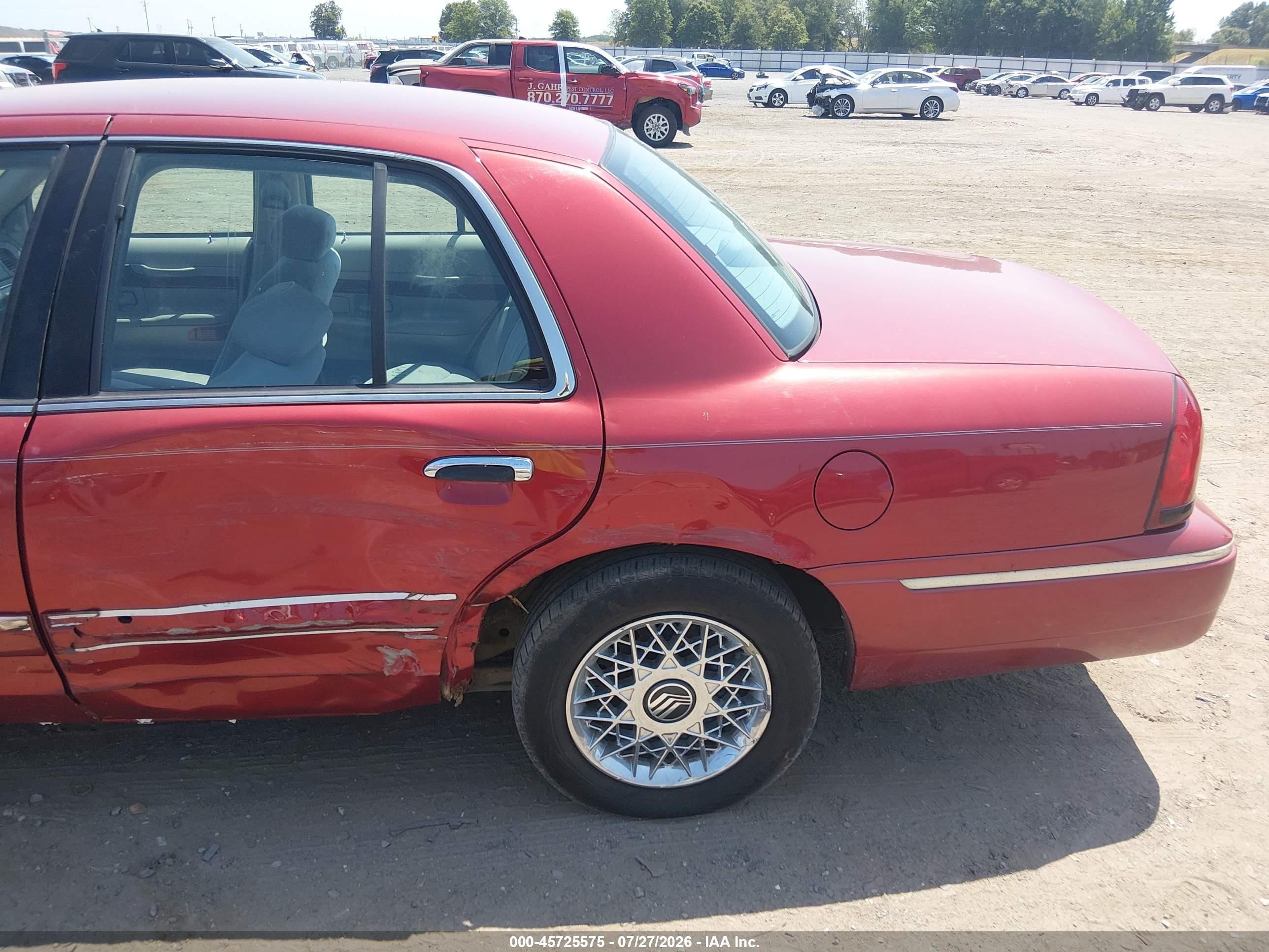 1998 Mercury Grand Marquis   Красный vin: 2MEFM74W5WX685918