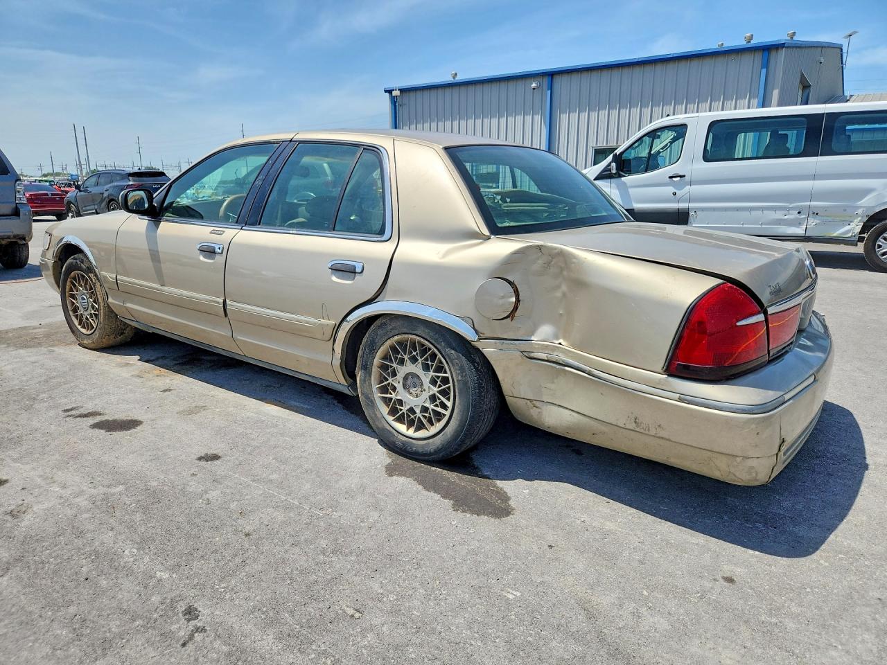2000 Mercury Grand Marquis Gs Tan vin: 2MEFM74W5YX616939