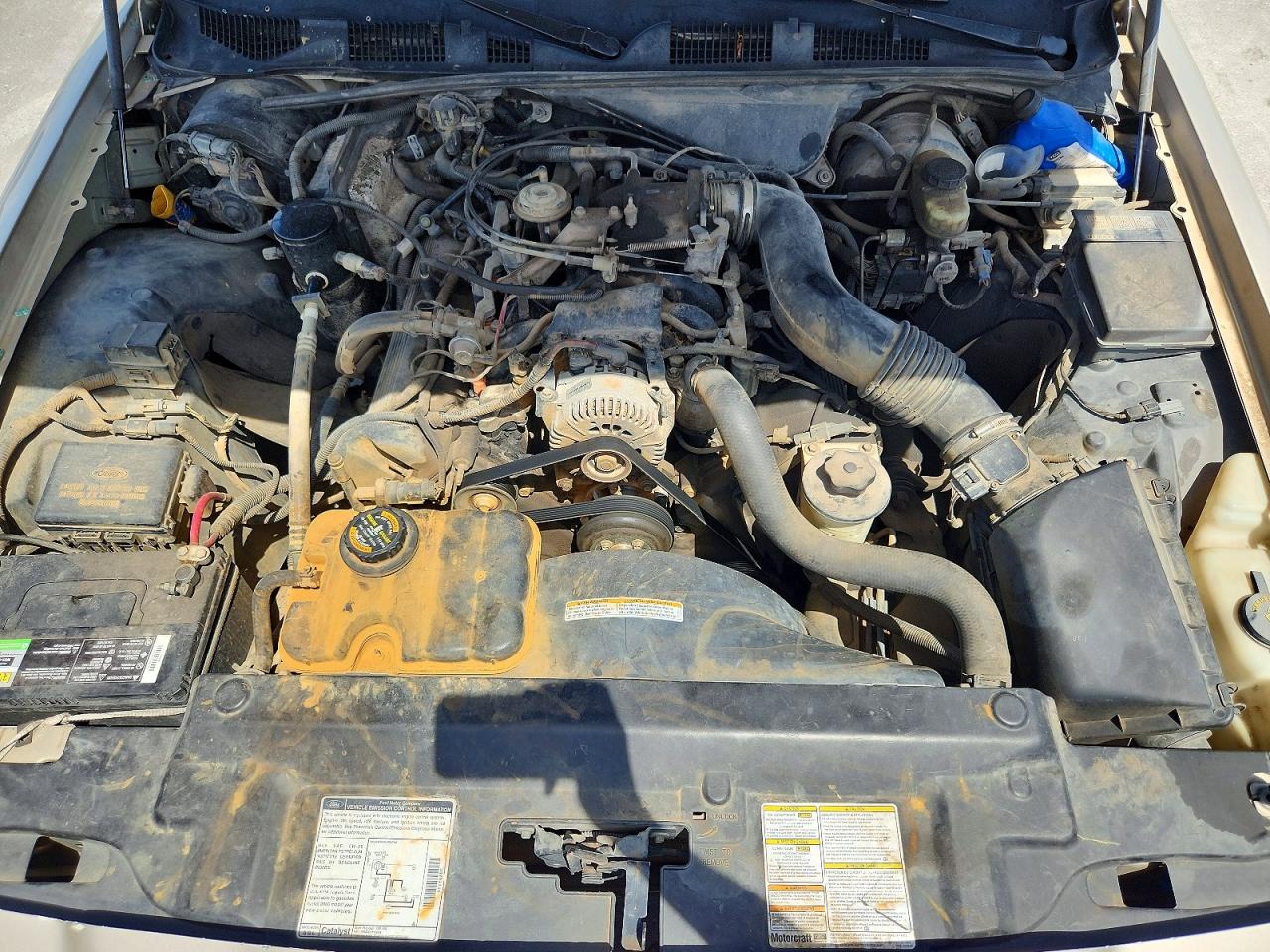 2000 Mercury Grand Marquis Gs Tan vin: 2MEFM74W5YX616939