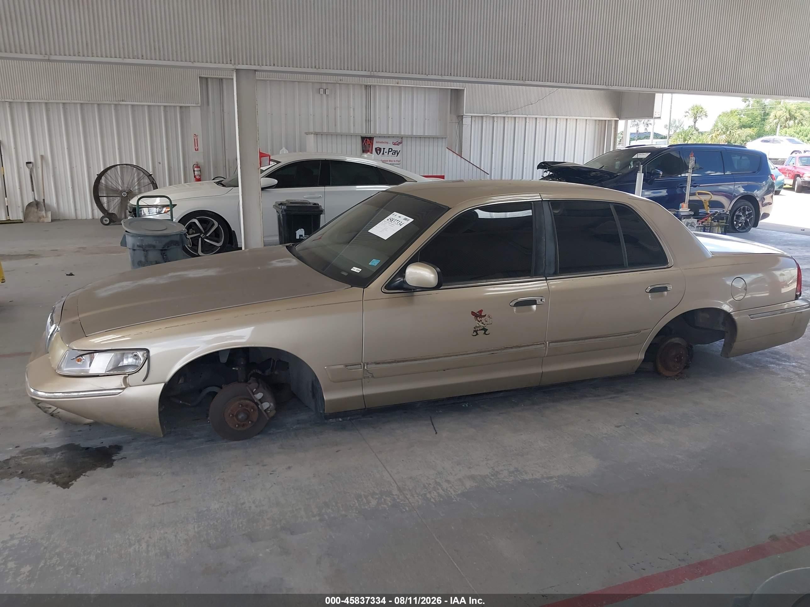2000 Mercury Grand Marquis Gs Beige vin: 2MEFM74W5YX644966