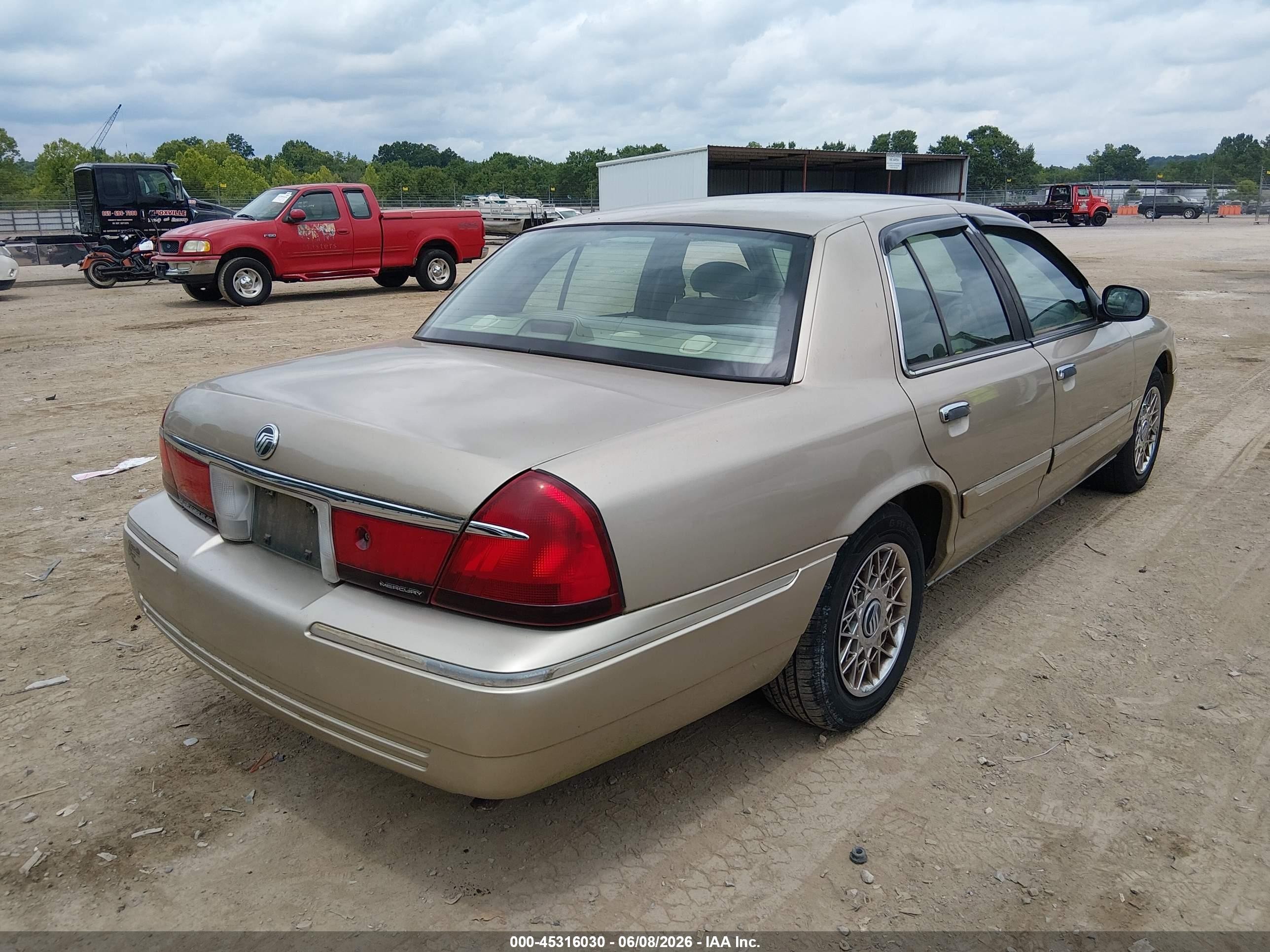 2000 Mercury Grand Marquis Gs Gold vin: 2MEFM74W5YX738989