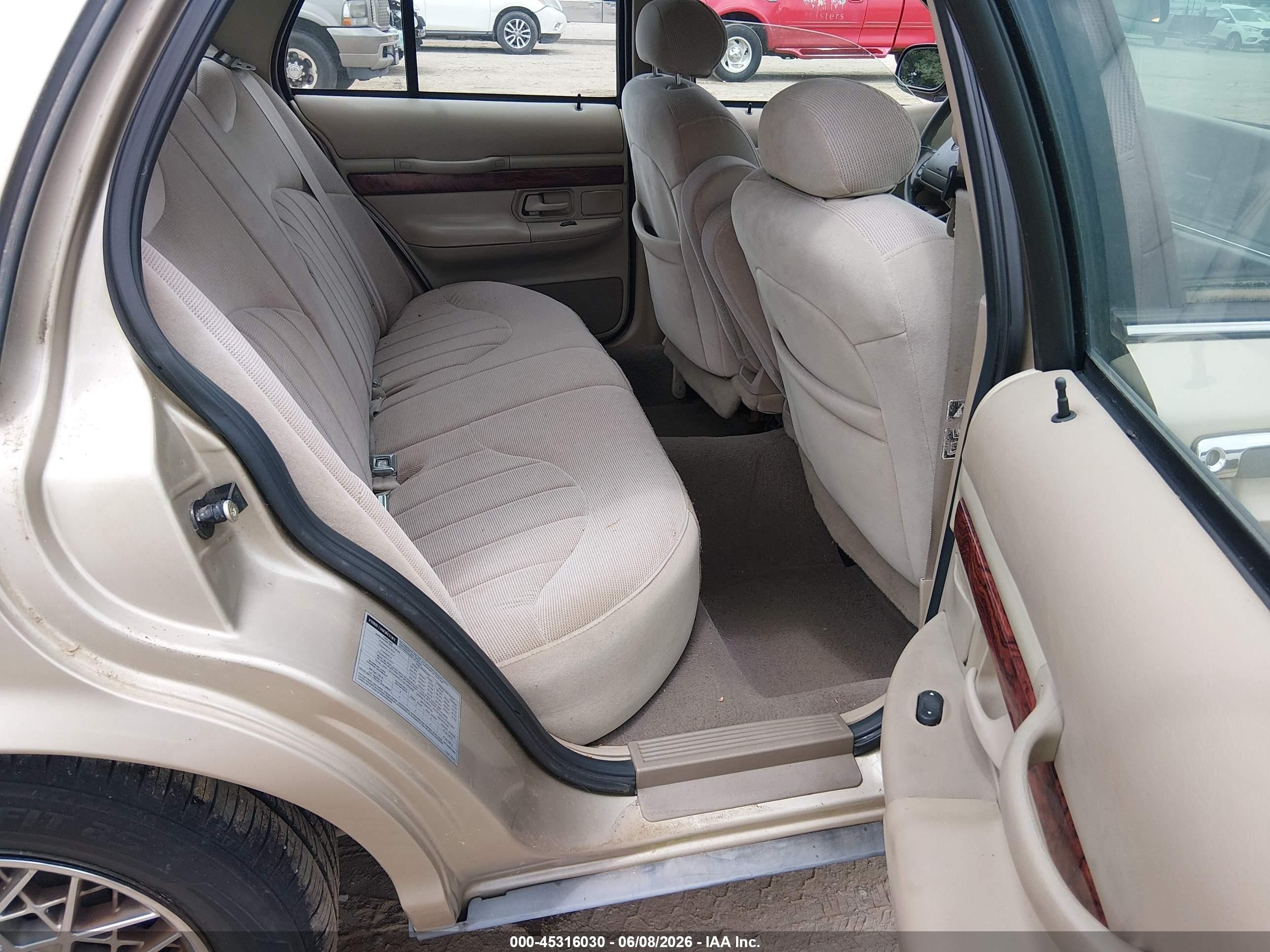 2000 Mercury Grand Marquis Gs Gold vin: 2MEFM74W5YX738989