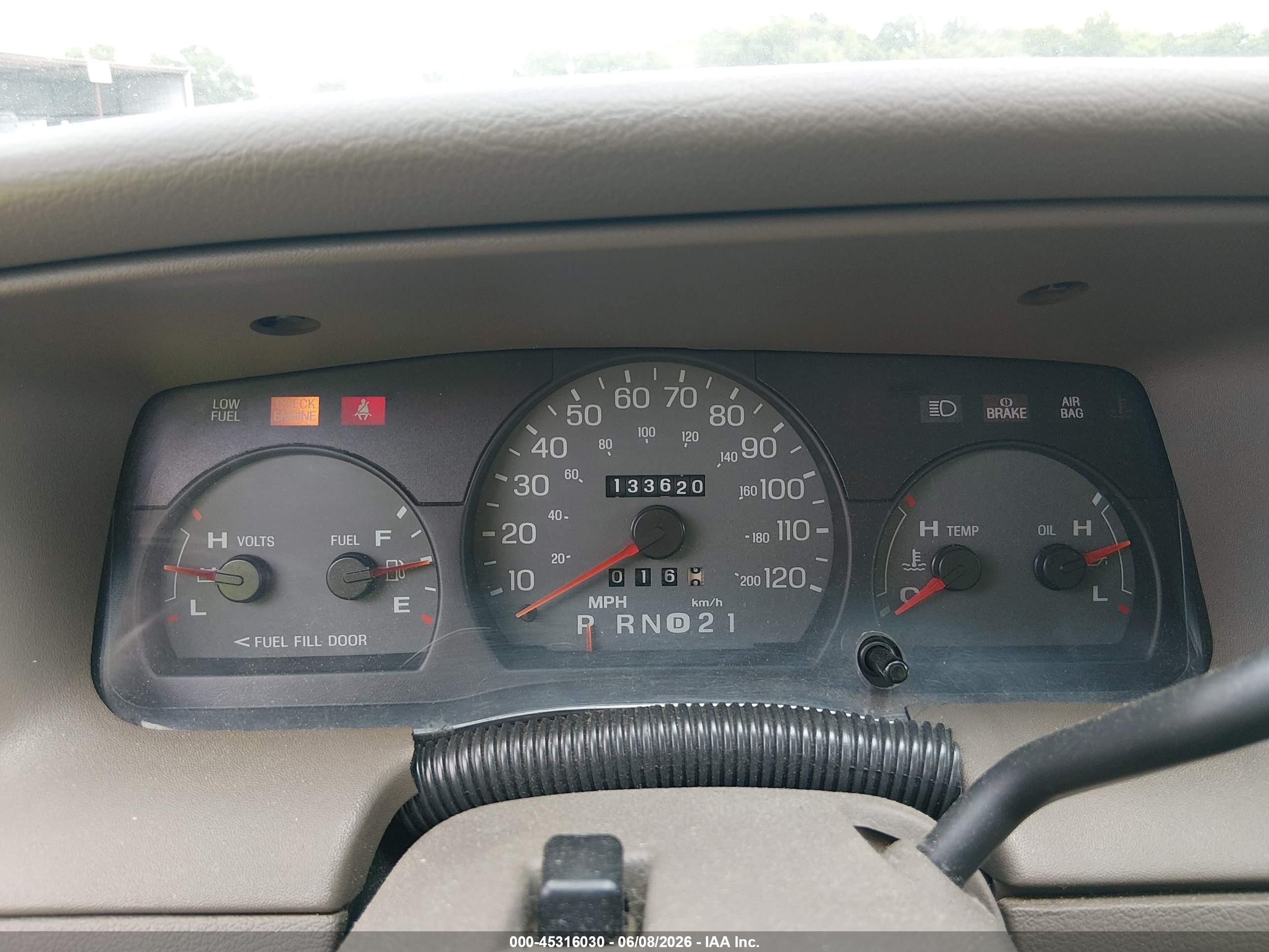 2000 Mercury Grand Marquis Gs Gold vin: 2MEFM74W5YX738989