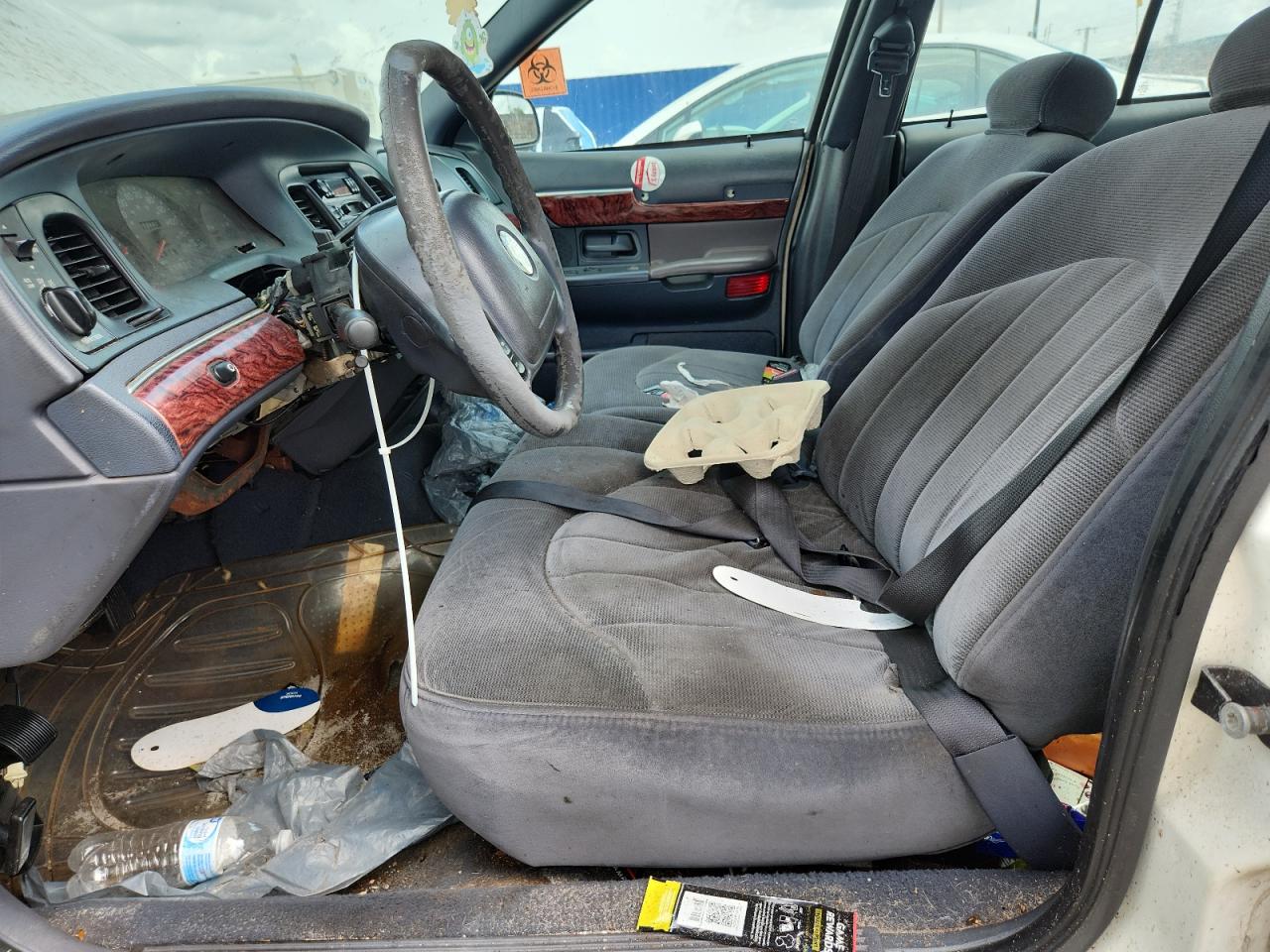 2001 Mercury Grand Marquis Gs White vin: 2MEFM74W61X610329 Damage: Steering Wheel, Worn, Acceptable