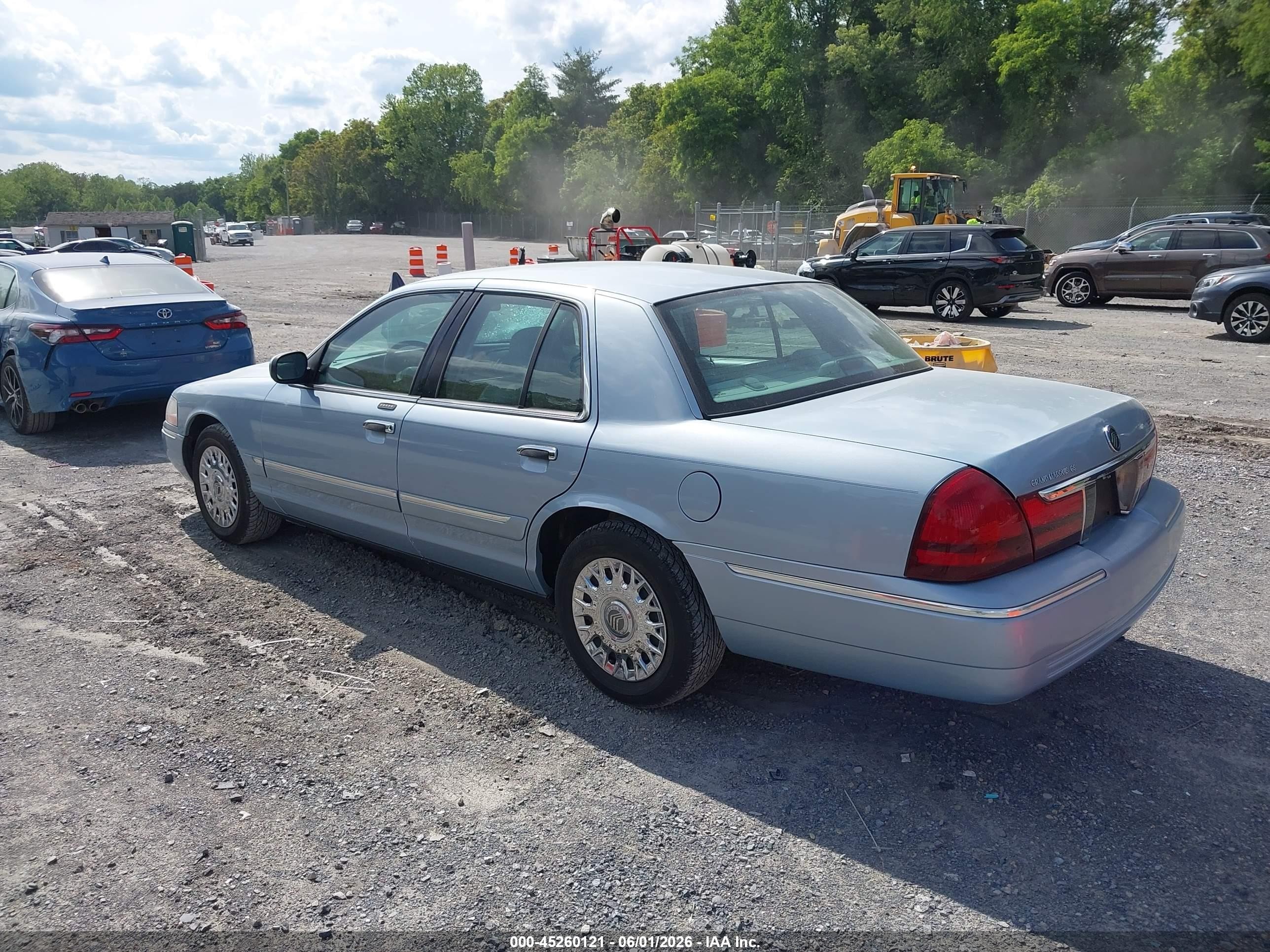 2003 Mercury Grand Marquis Gs Blue vin: 2MEFM74W63X624010