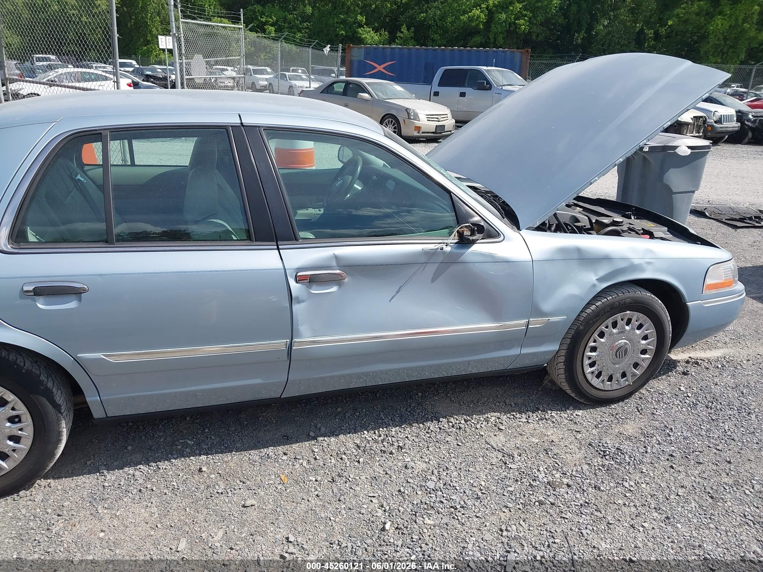 2003 Mercury Grand Marquis Gs Blue vin: 2MEFM74W63X624010