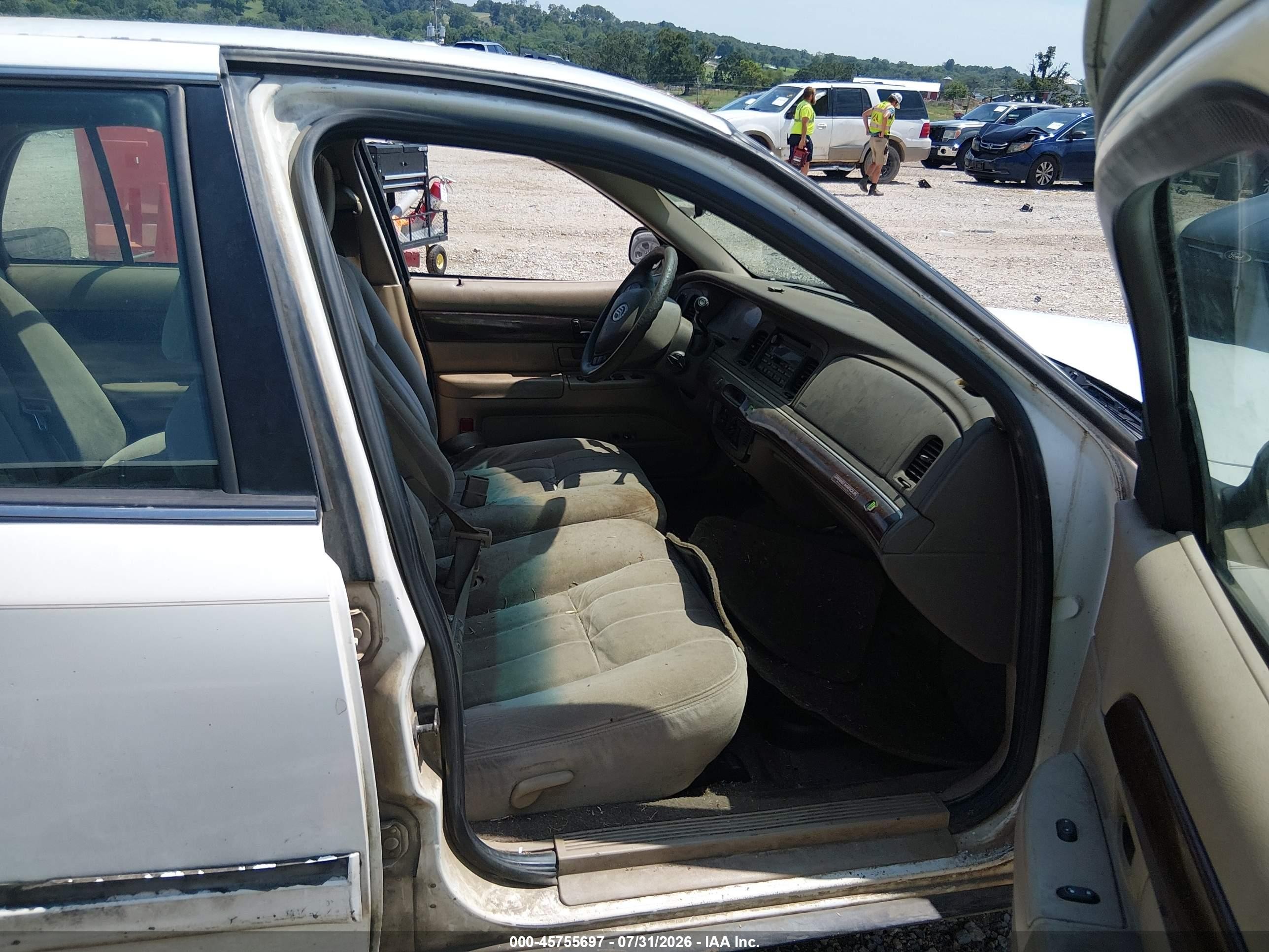 2003 Mercury Grand Marquis Gs White vin: 2MEFM74W63X629420