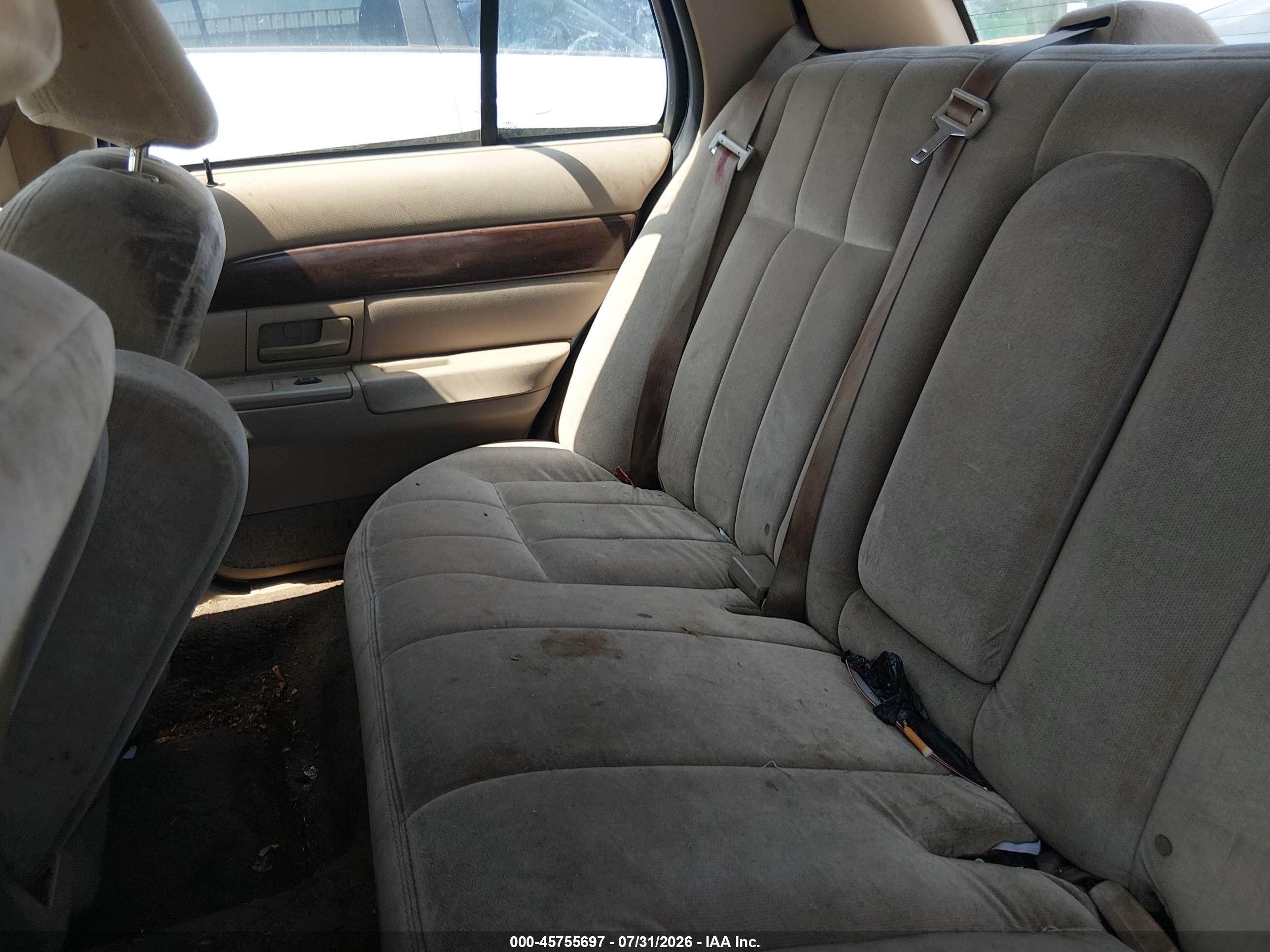 2003 Mercury Grand Marquis Gs White vin: 2MEFM74W63X629420