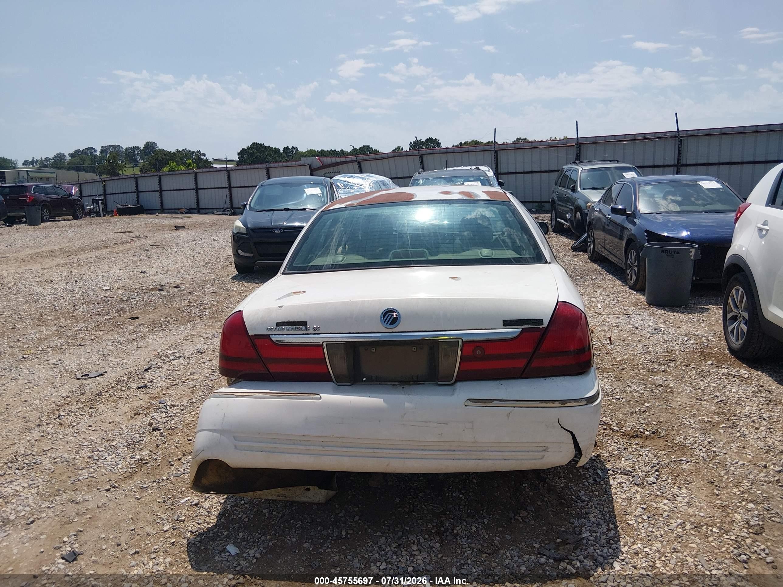 2003 Mercury Grand Marquis Gs White vin: 2MEFM74W63X629420