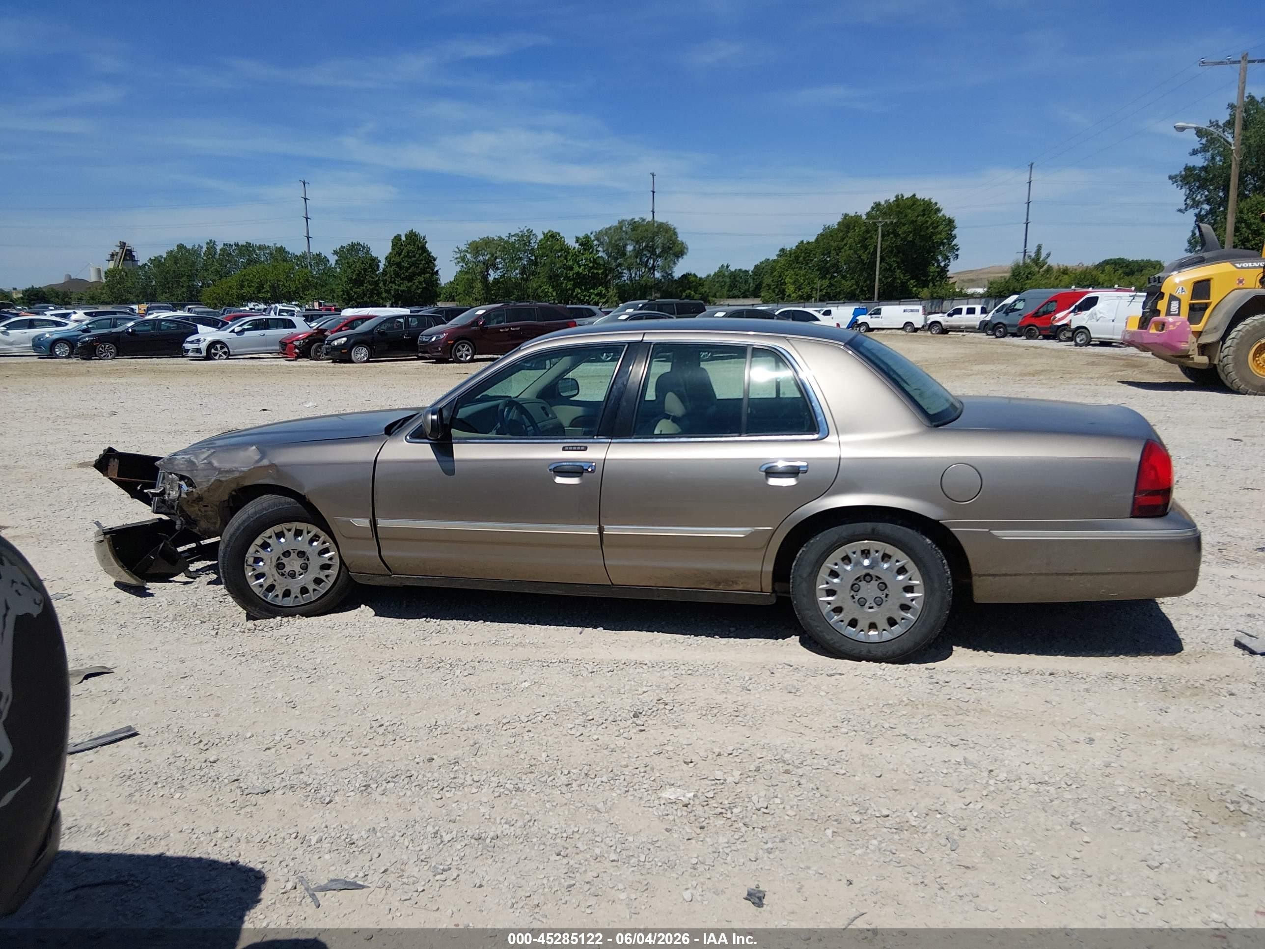 2003 Mercury Grand Marquis Gs Tan vin: 2MEFM74W63X649960