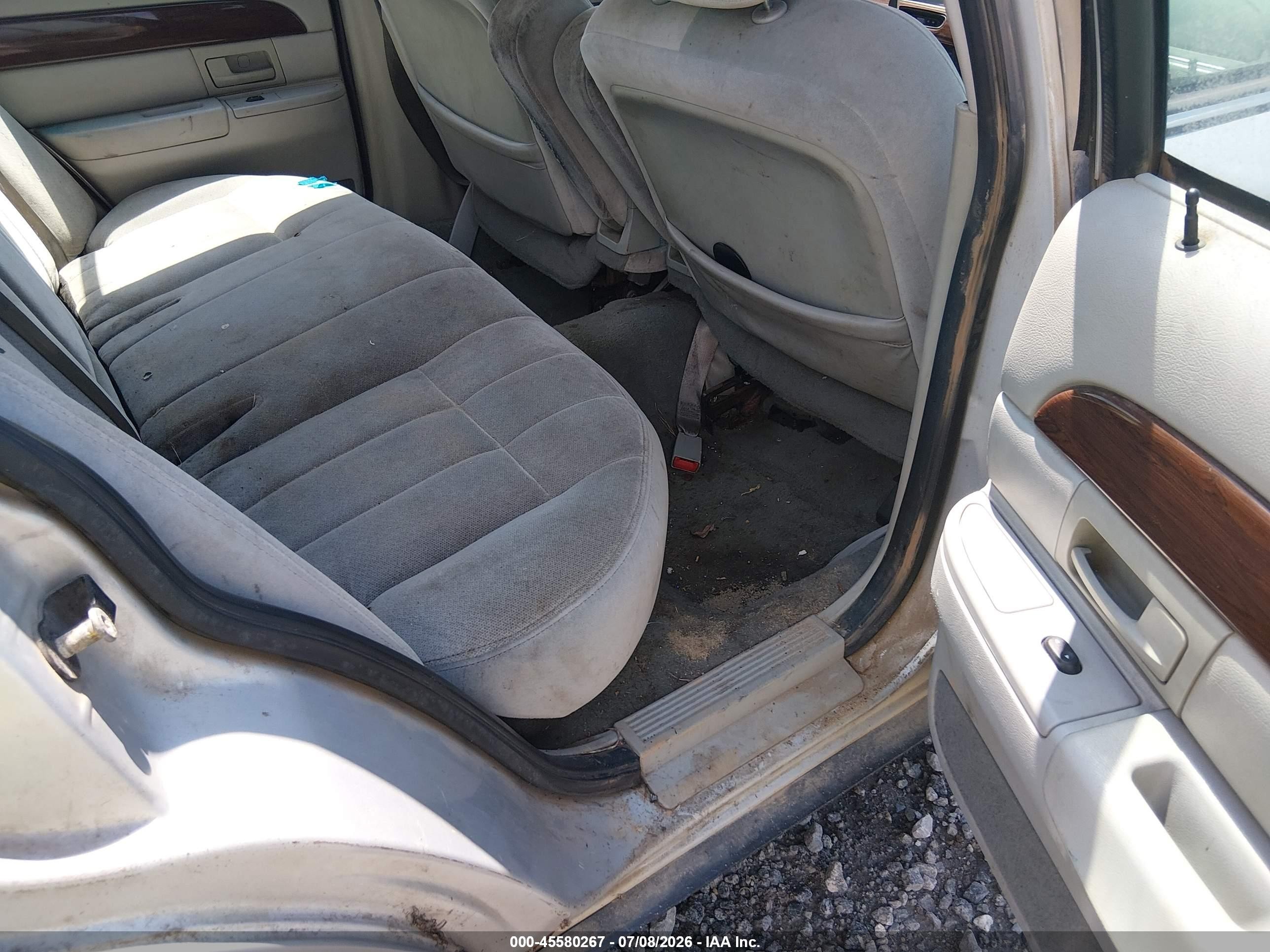 2003 Mercury Grand Marquis Gs Silver vin: 2MEFM74W63X650414