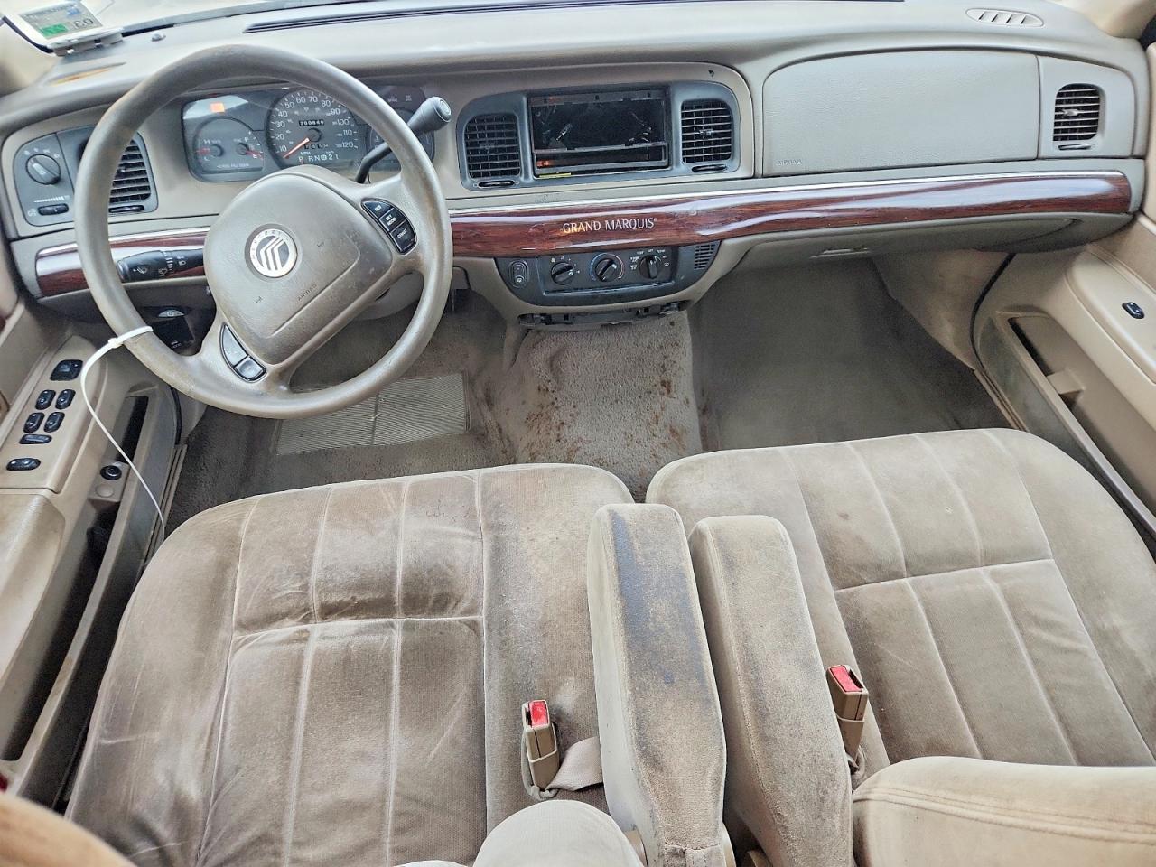 2004 Mercury Grand Marquis Gs Beige vin: 2MEFM74W64X635185