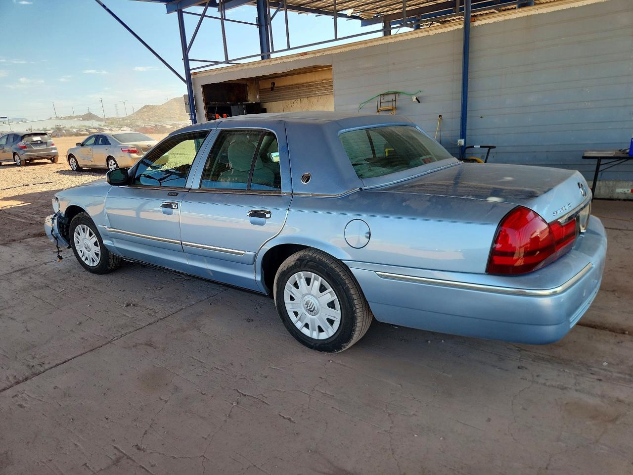 2004 Mercury Grand Marquis Gs Blue vin: 2MEFM74W64X679834