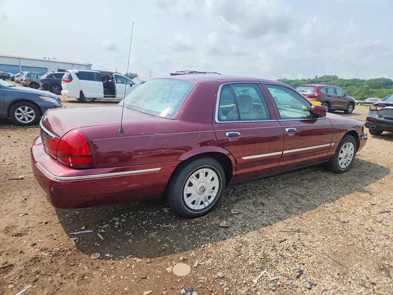 2005 Mercury Grand Marquis Gs Бордовый vin: 2MEFM74W65X634328