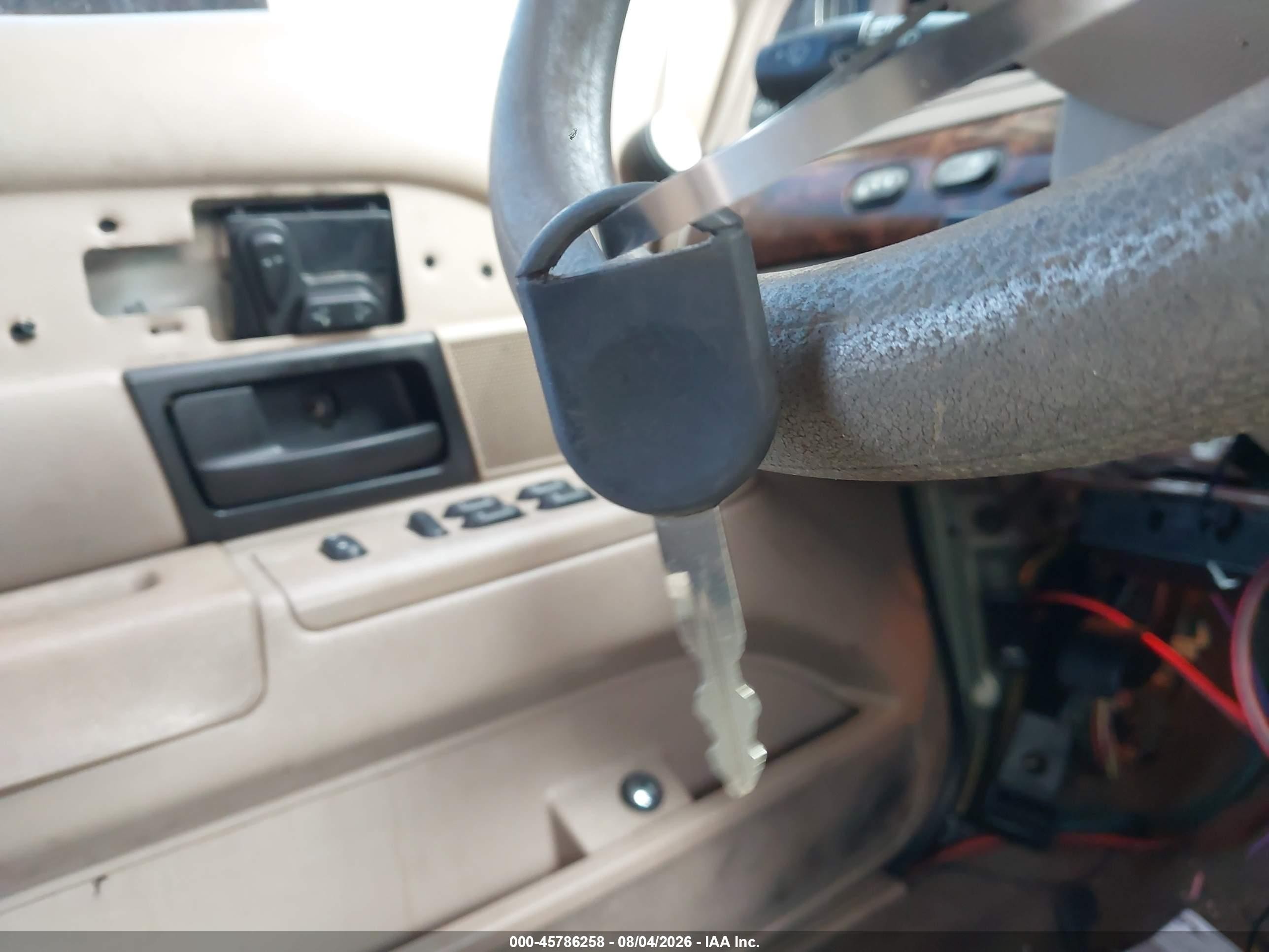 2005 Mercury Grand Marquis Gs Silver vin: 2MEFM74W65X637911