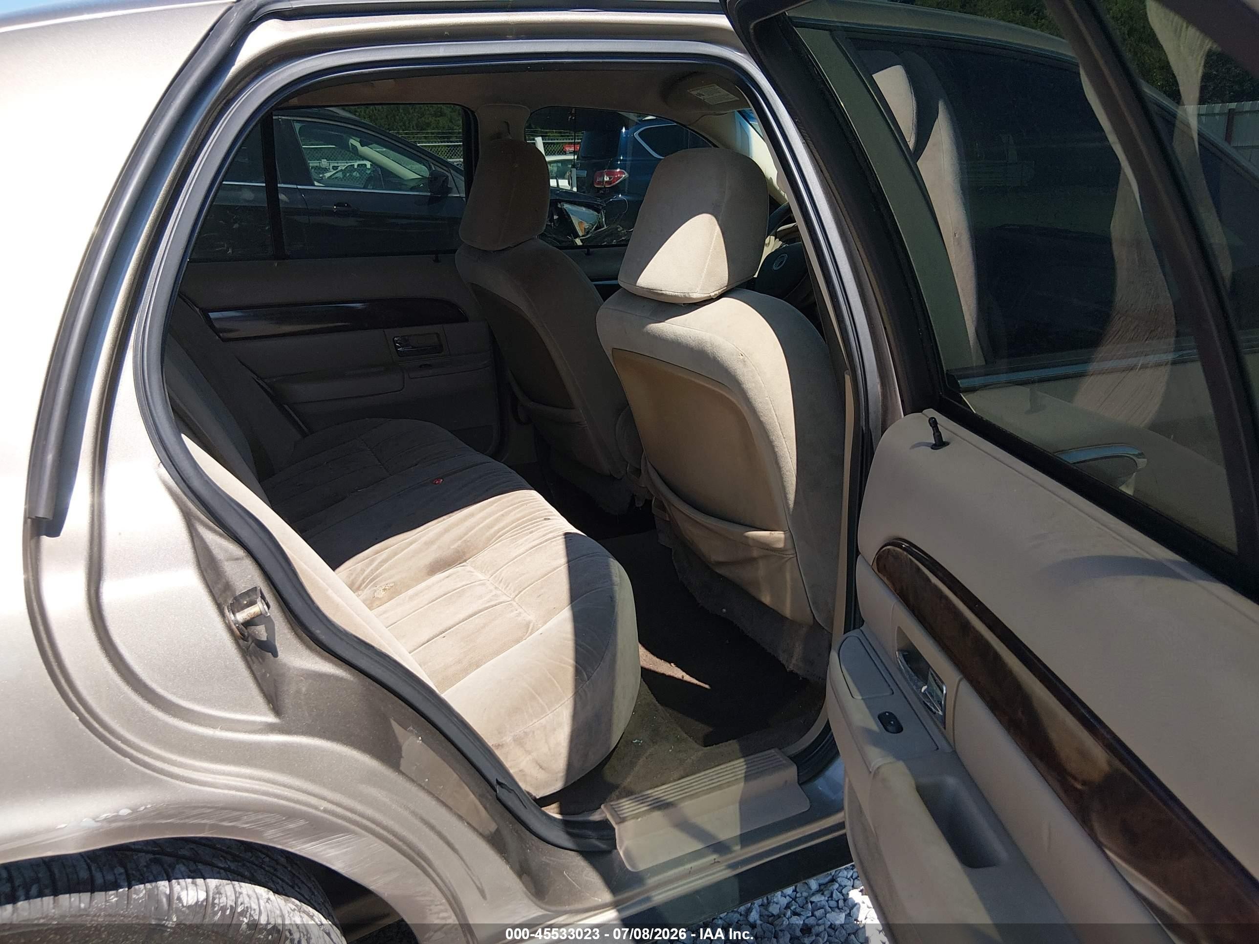2005 Mercury Grand Marquis Gs Gold vin: 2MEFM74W65X641361