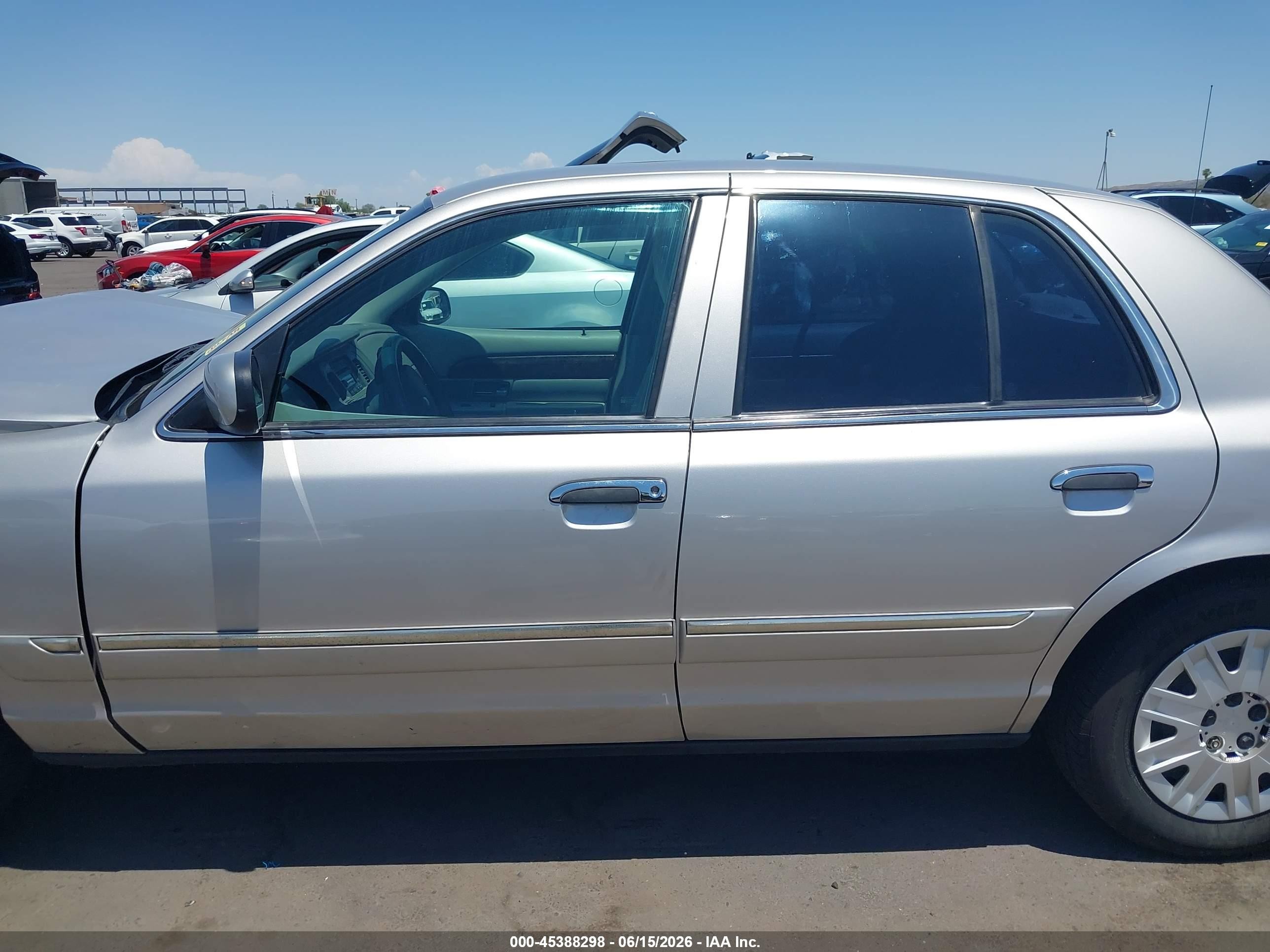2005 Mercury Grand Marquis Gs Silver vin: 2MEFM74W65X663411