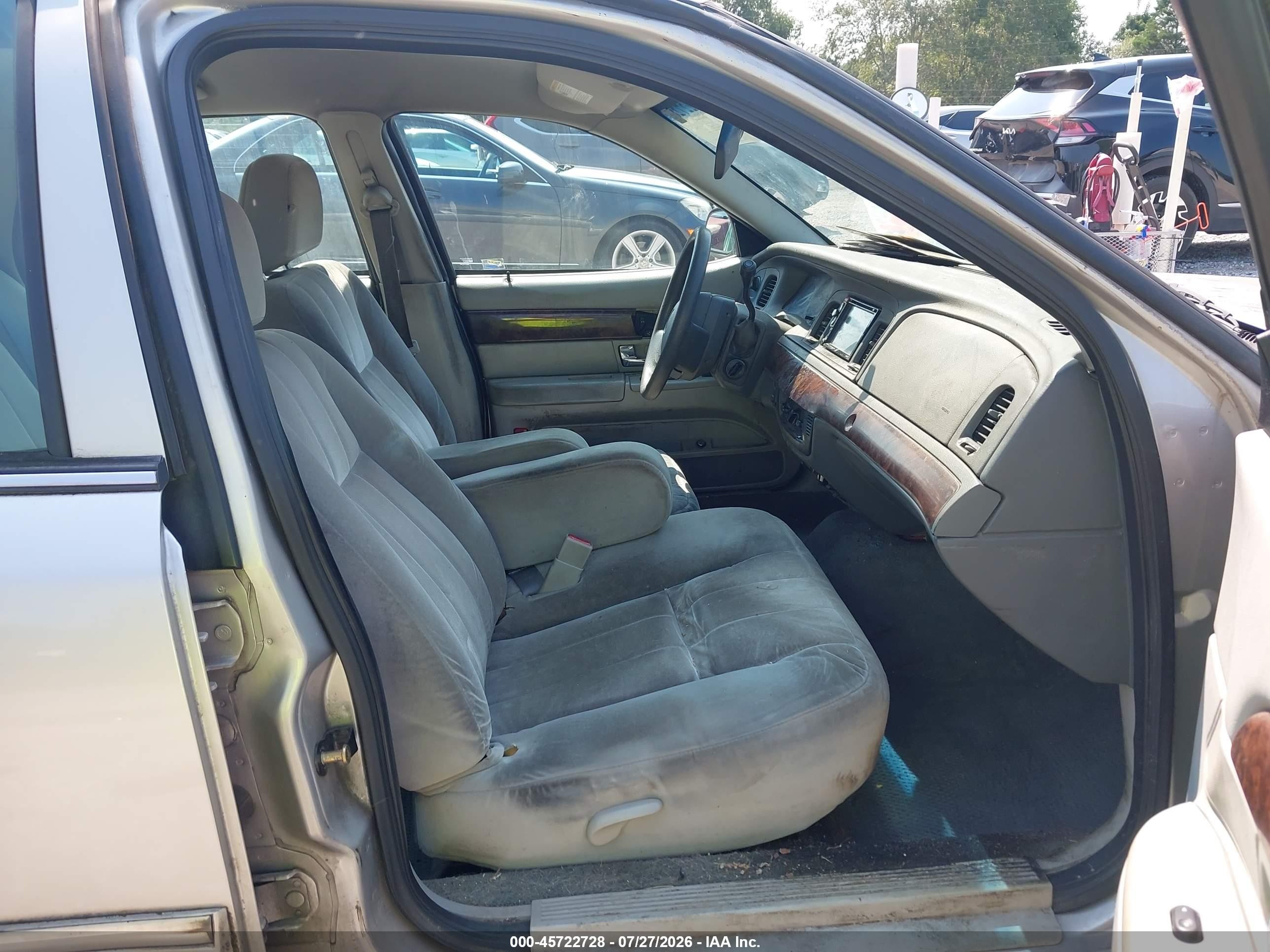 2005 Mercury Grand Marquis Gs Silver vin: 2MEFM74W65X673887