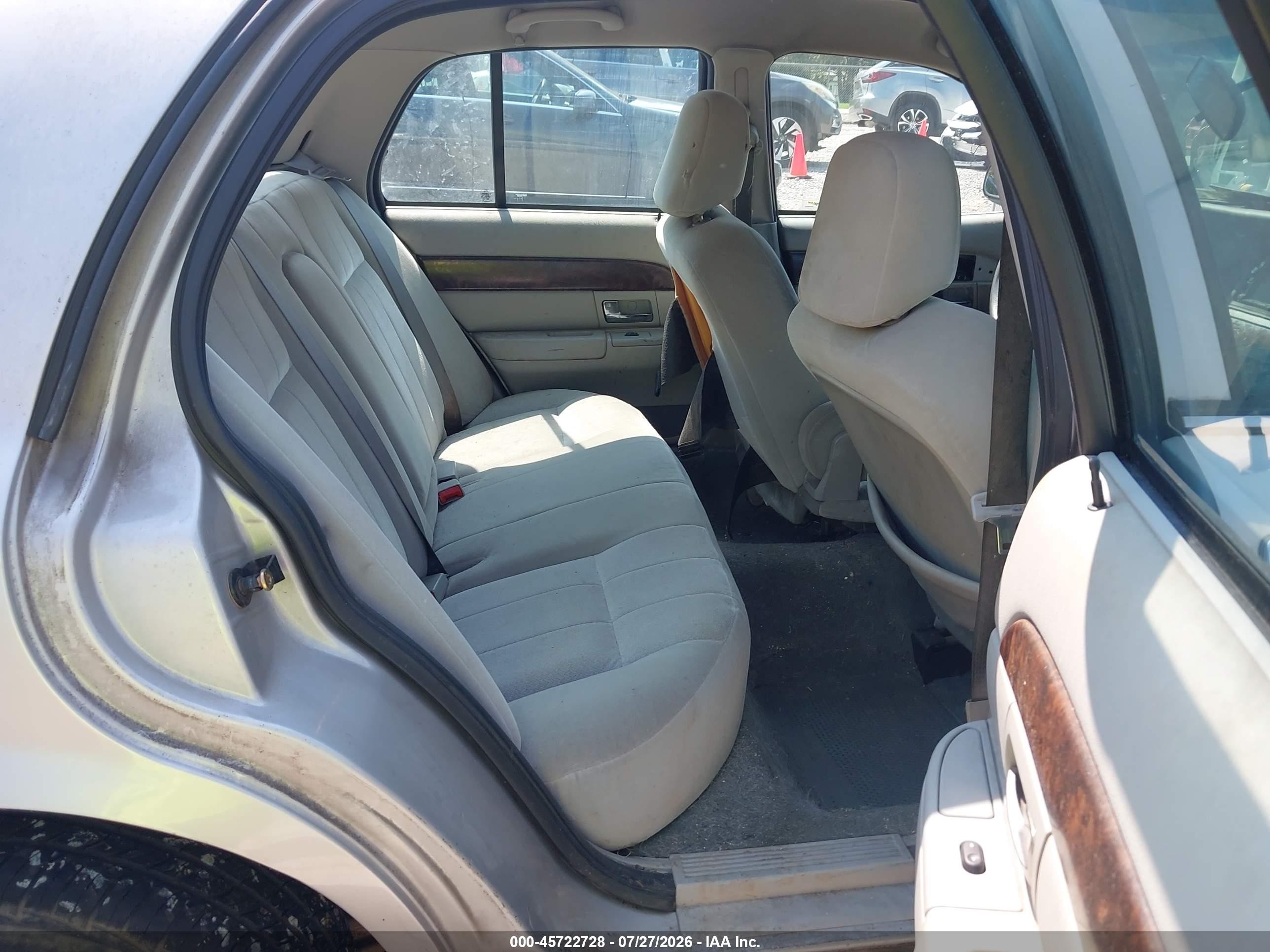 2005 Mercury Grand Marquis Gs Silver vin: 2MEFM74W65X673887