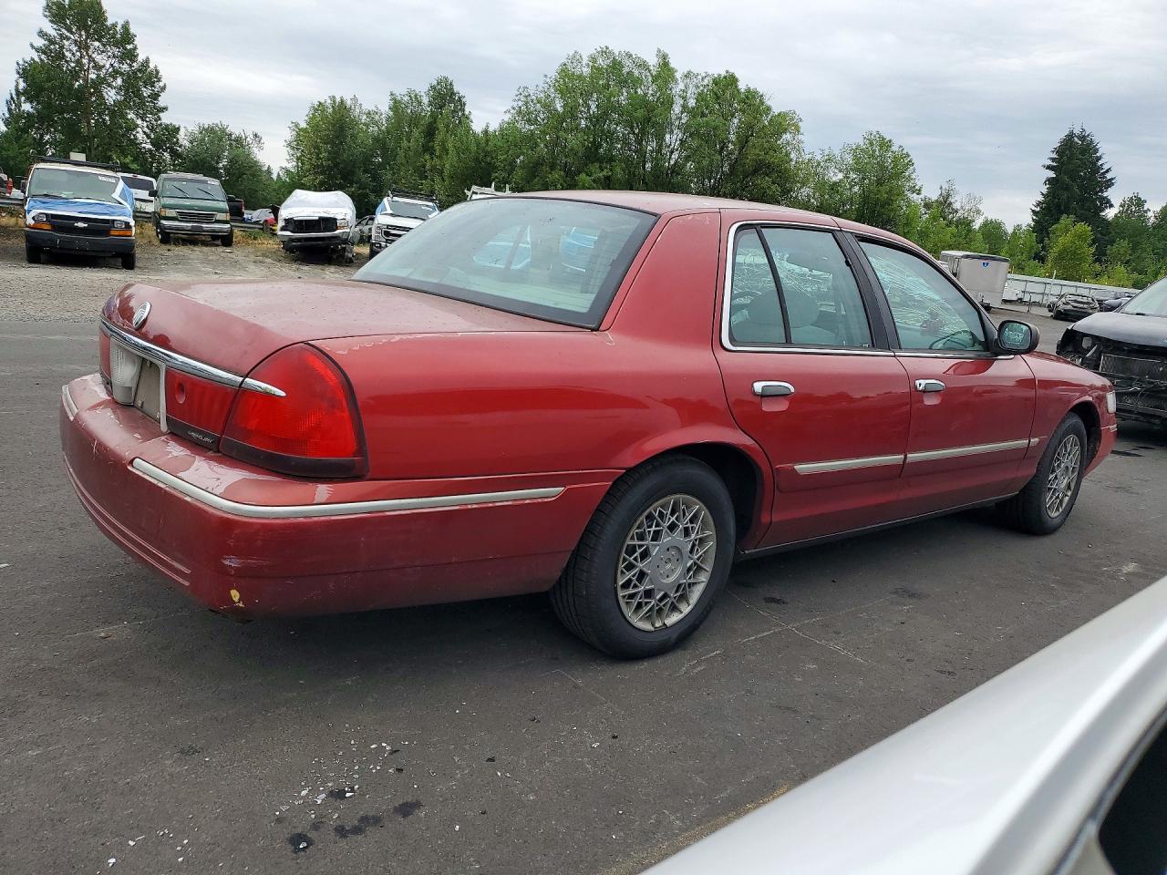 1998 Mercury Grand Marquis Gs Red vin: 2MEFM74W6WX671977