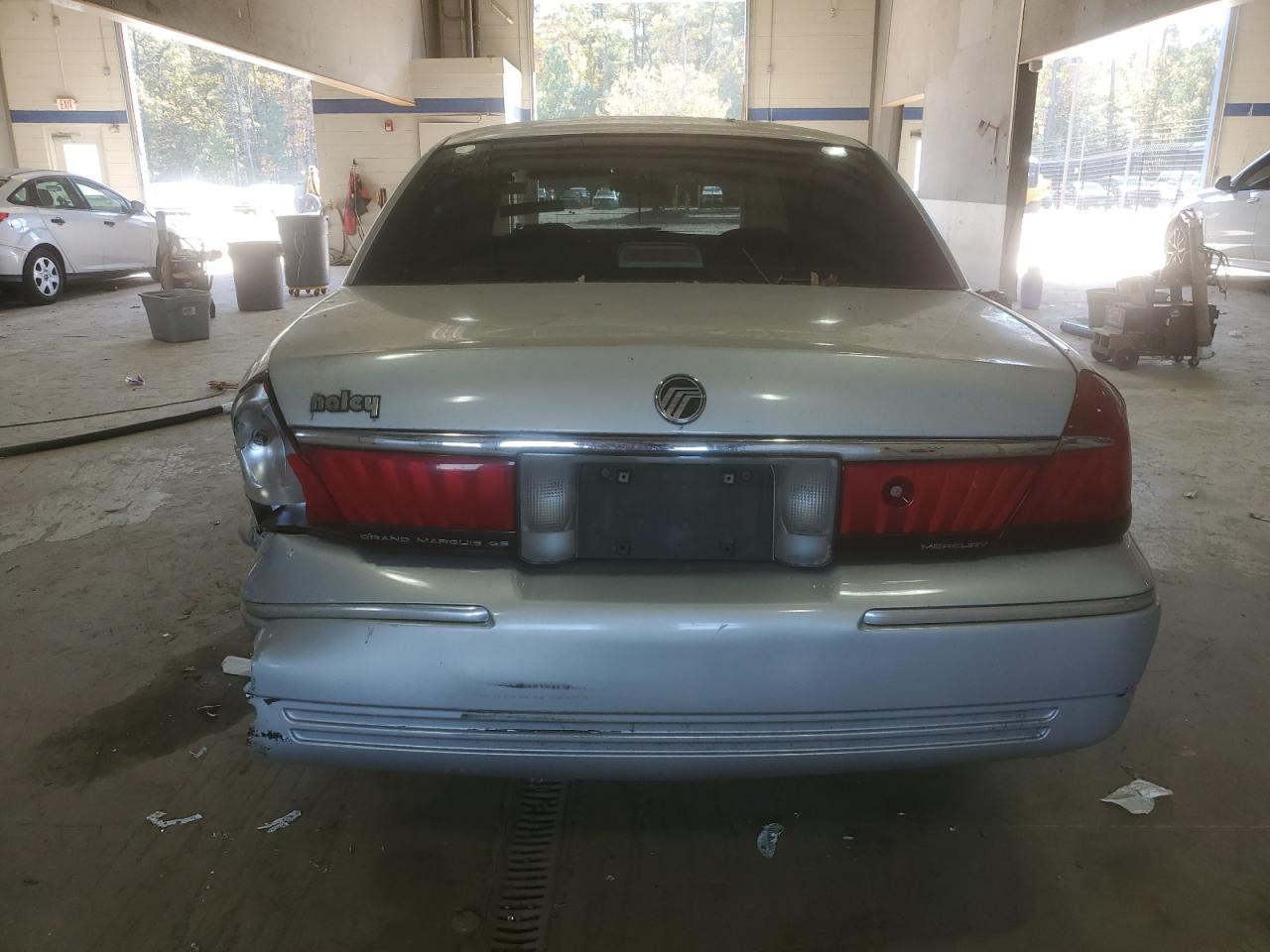 2001 Mercury Grand Marquis Gs Silver vin: 2MEFM74W71X681863