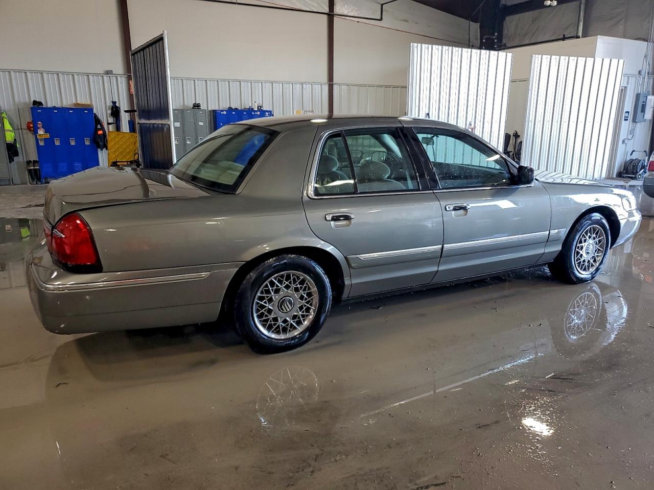 2002 Mercury Grand Marquis Gs Gray vin: 2MEFM74W72X655748