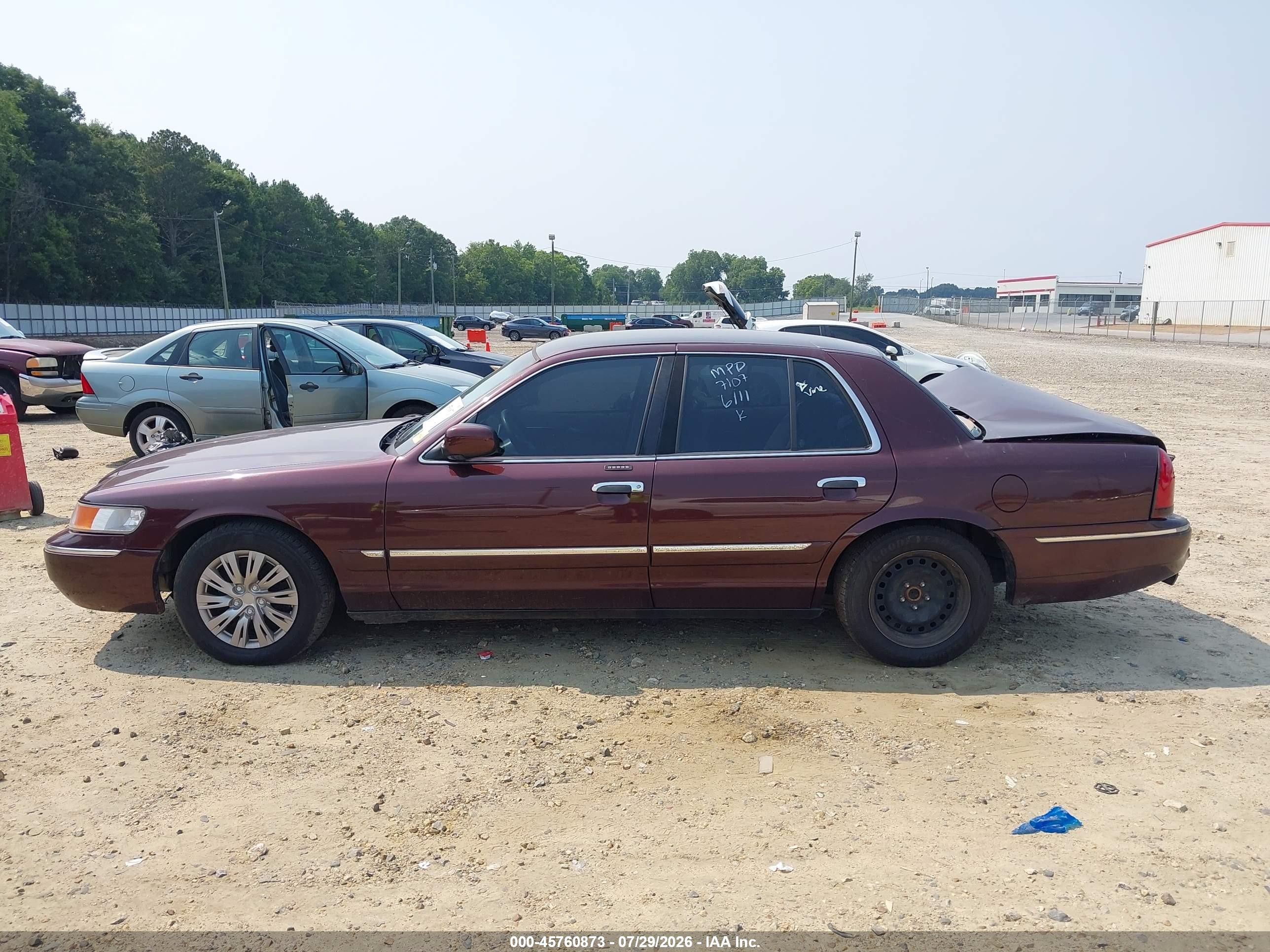 2002 Mercury Grand Marquis Gs Темно-бордовый vin: 2MEFM74W72X667107