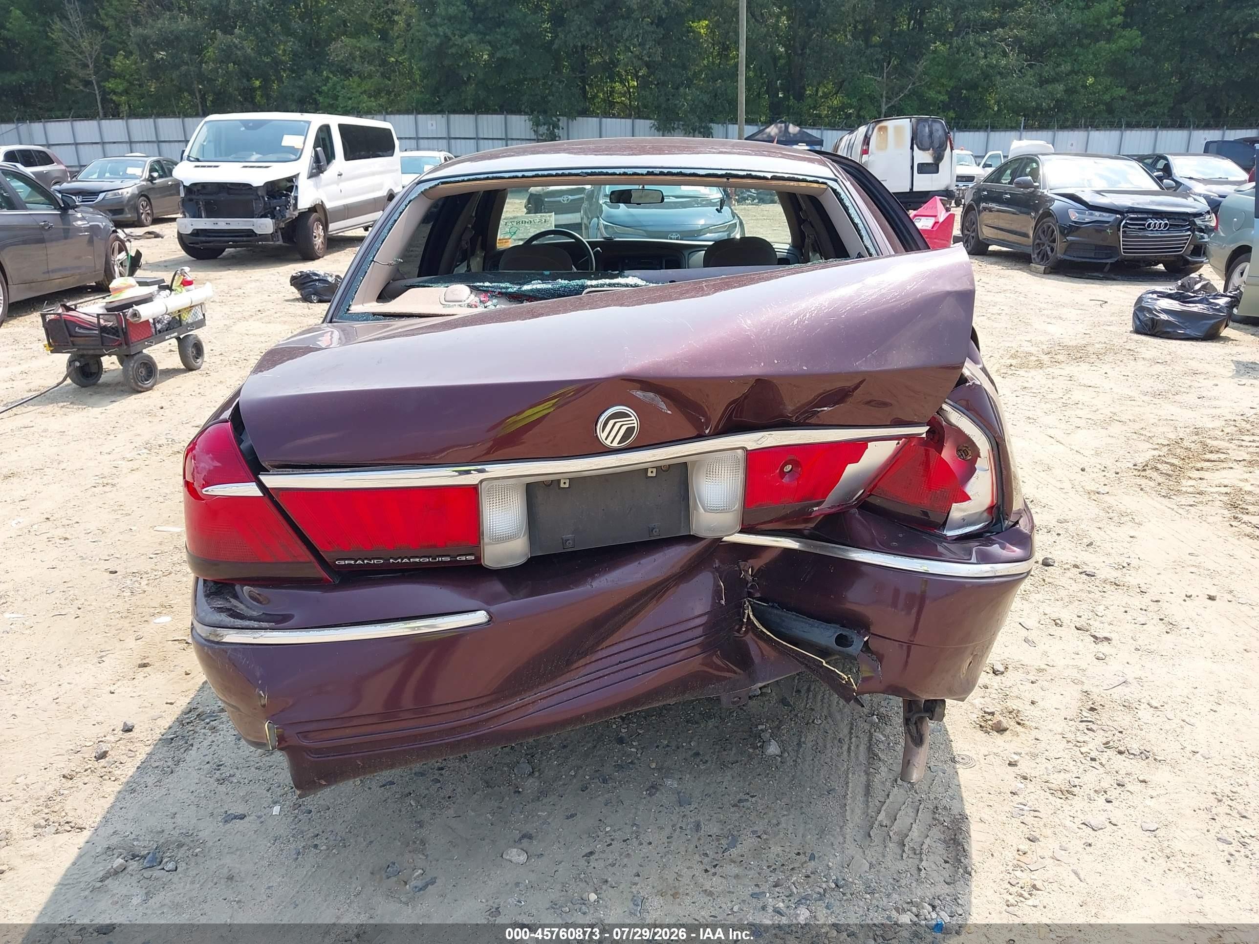 2002 Mercury Grand Marquis Gs Темно-бордовый vin: 2MEFM74W72X667107