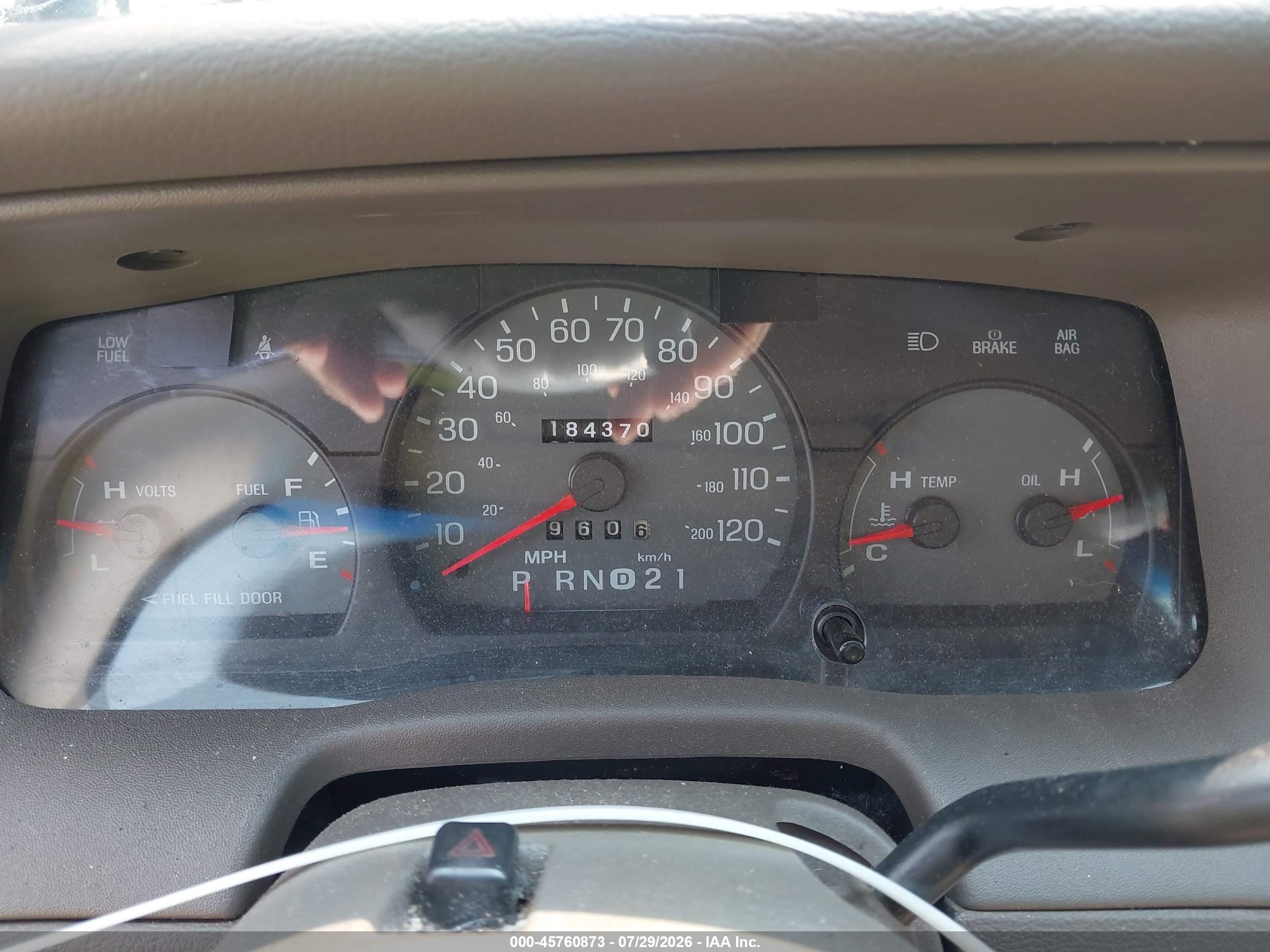 2002 Mercury Grand Marquis Gs Темно-бордовый vin: 2MEFM74W72X667107
