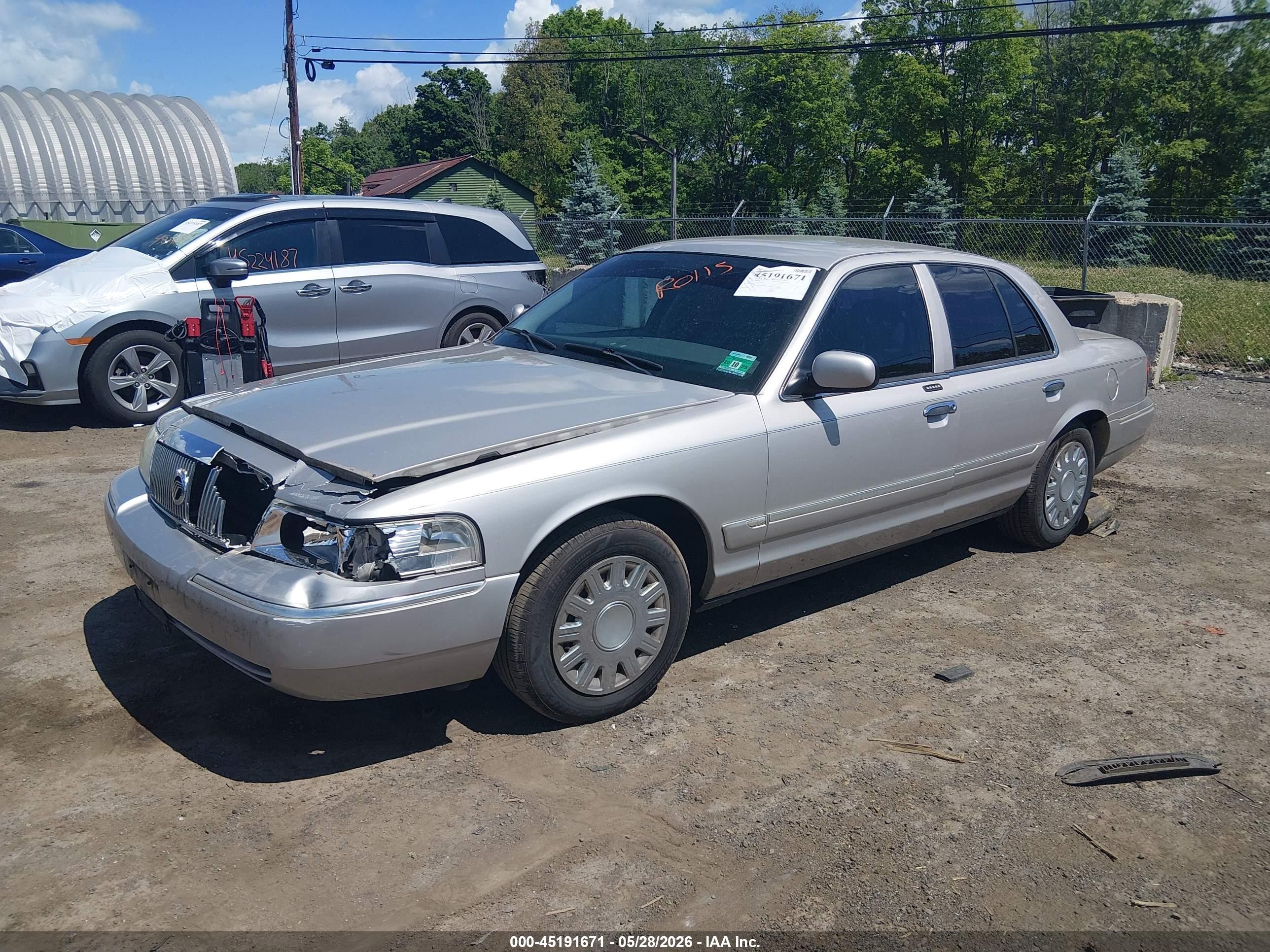 2003 Mercury Grand Marquis Gs Silver vin: 2MEFM74W73X700219
