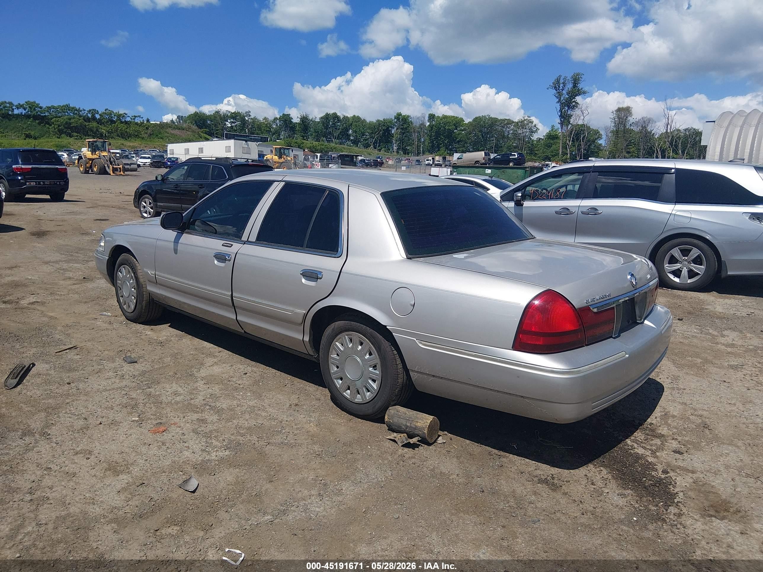 2003 Mercury Grand Marquis Gs Silver vin: 2MEFM74W73X700219
