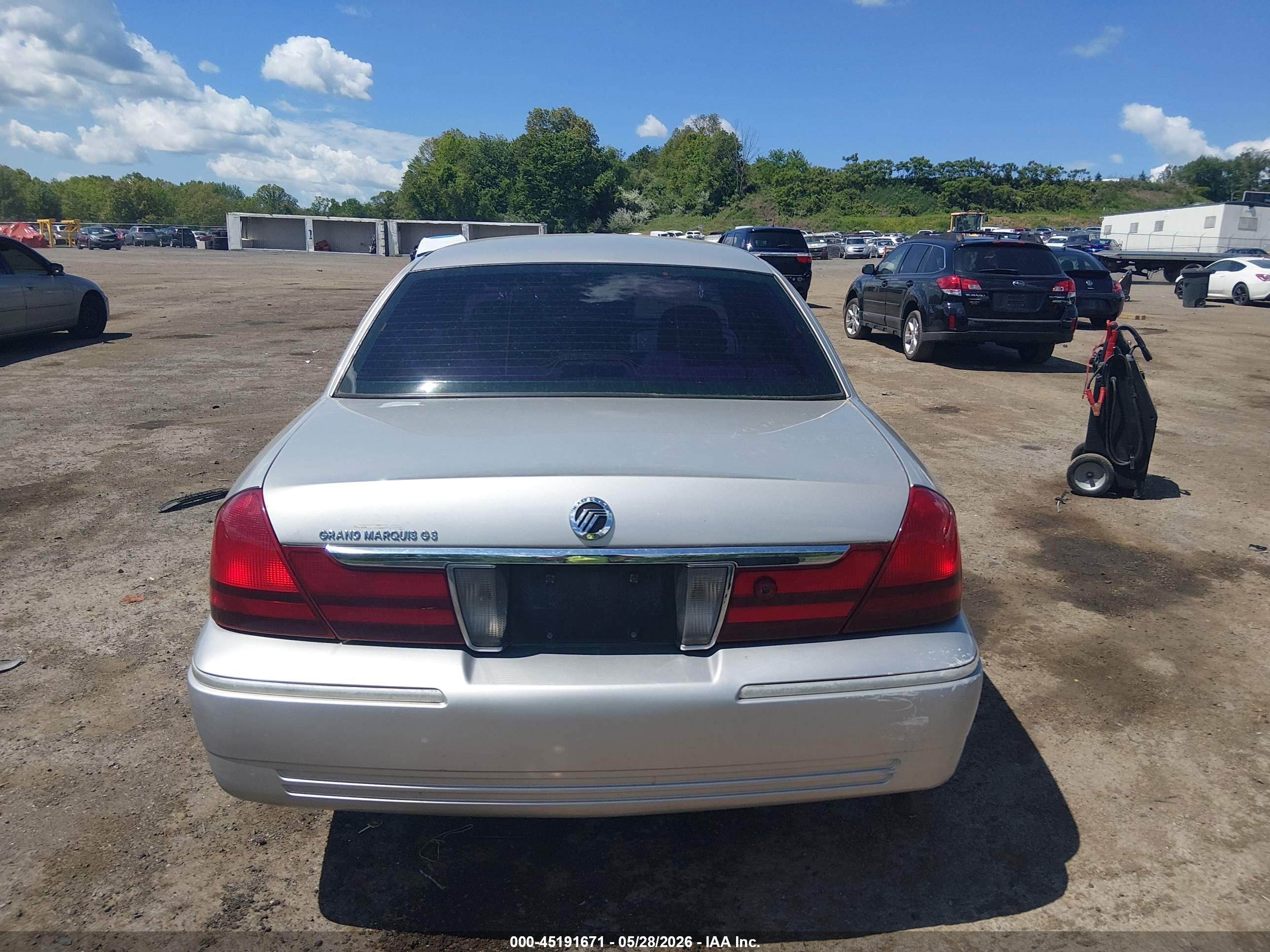 2003 Mercury Grand Marquis Gs Silver vin: 2MEFM74W73X700219