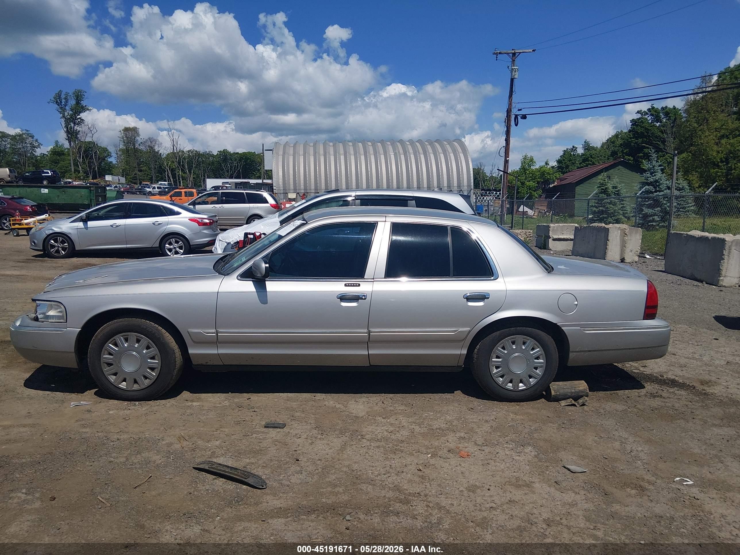 2003 Mercury Grand Marquis Gs Silver vin: 2MEFM74W73X700219