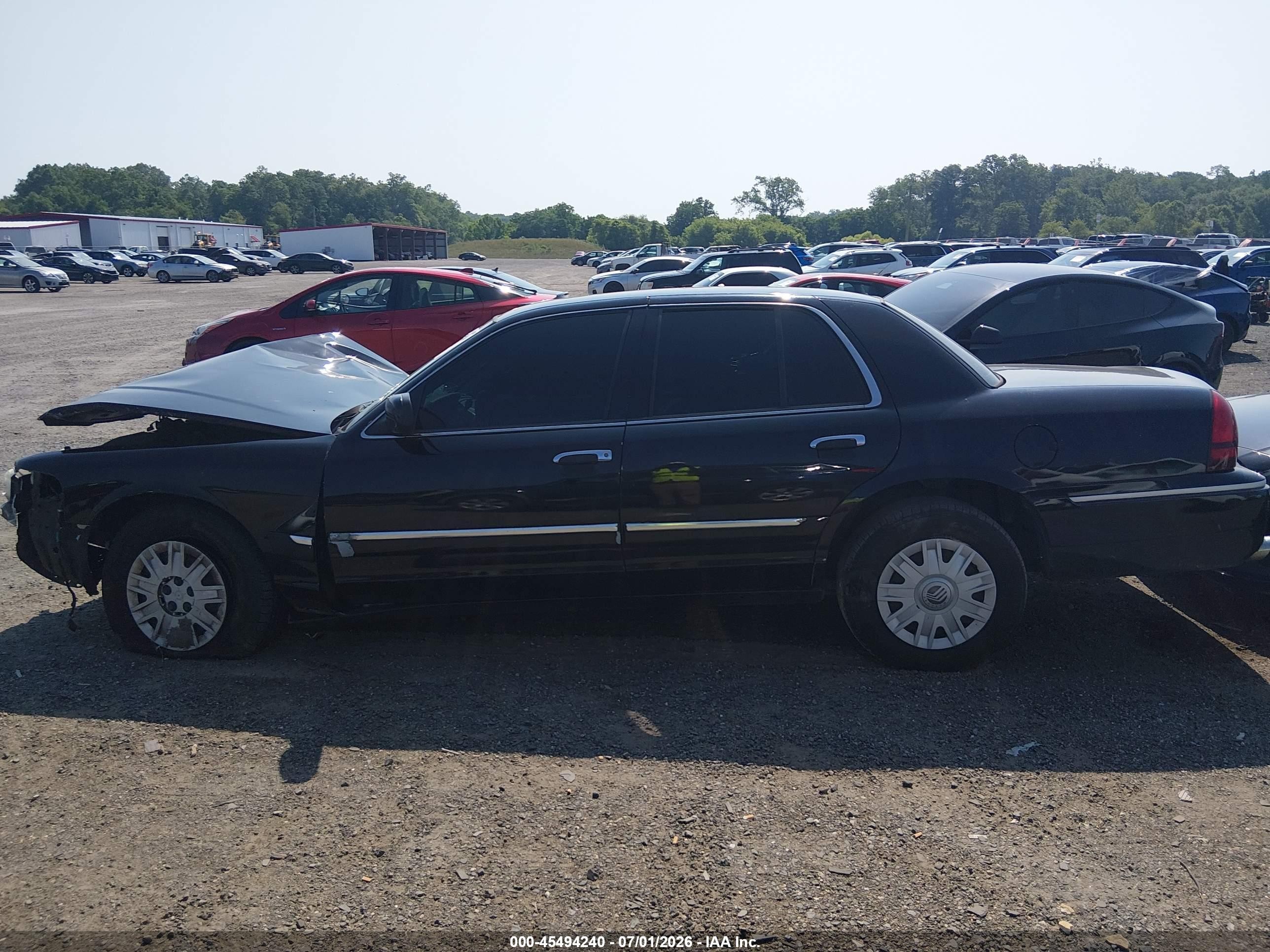 2004 Mercury Grand Marquis Gs Black vin: 2MEFM74W74X665652