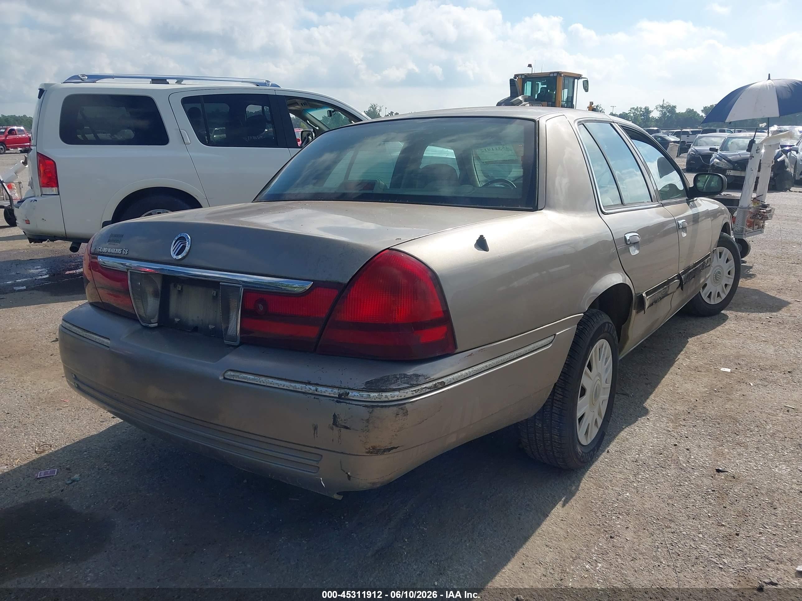 2005 Mercury Grand Marquis Gs Brown vin: 2MEFM74W75X667063