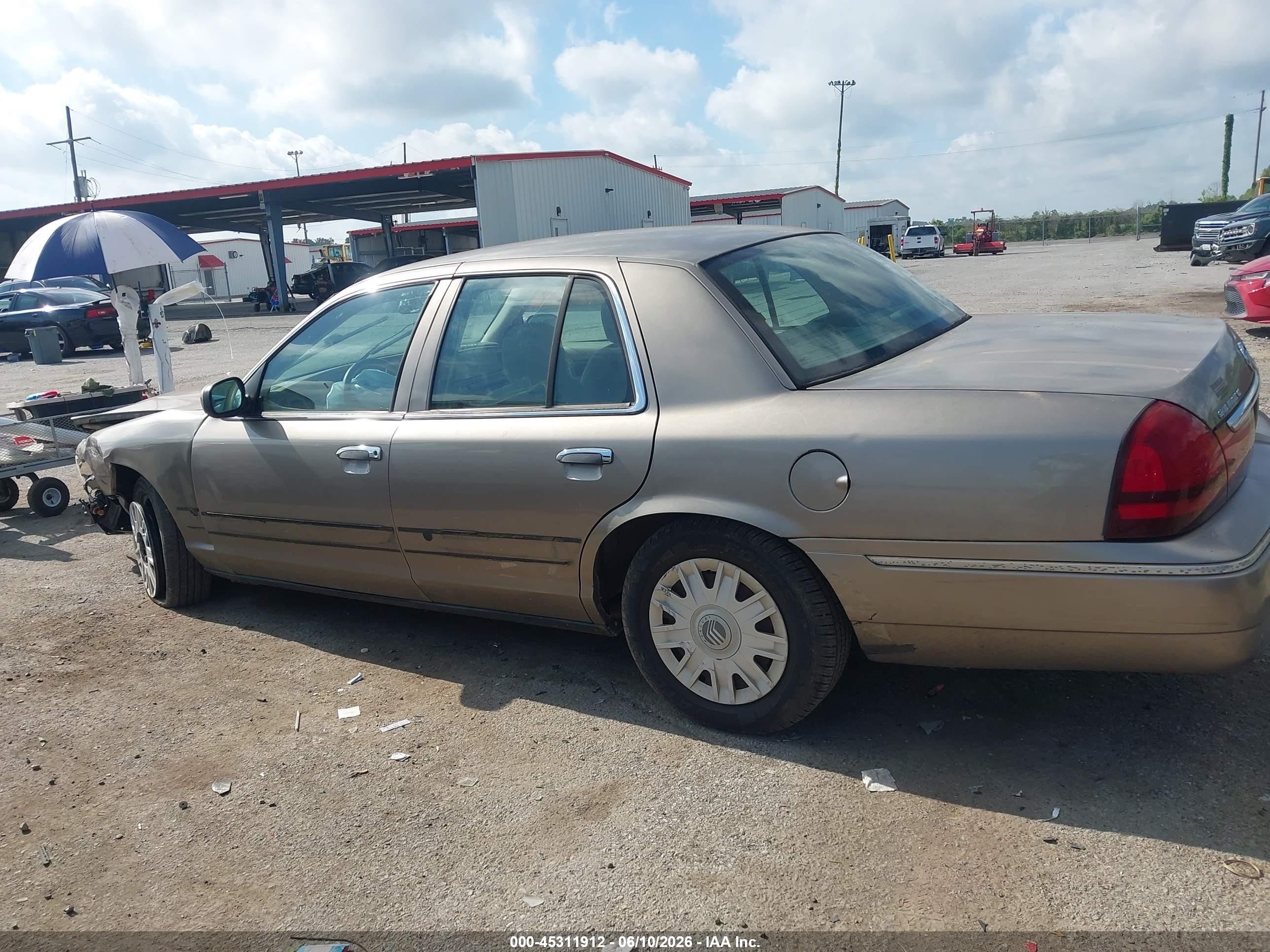 2005 Mercury Grand Marquis Gs Brown vin: 2MEFM74W75X667063