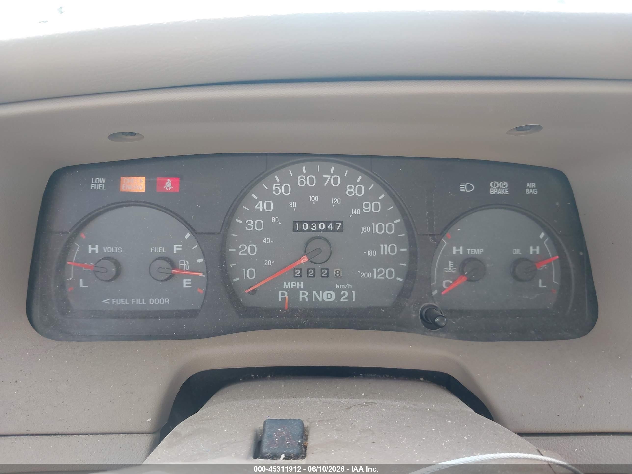 2005 Mercury Grand Marquis Gs Brown vin: 2MEFM74W75X667063