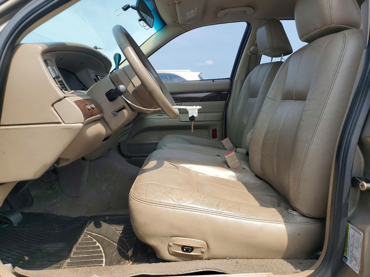 2005 Mercury Grand Marquis Tan vin: 2MEFM74W75X674868
