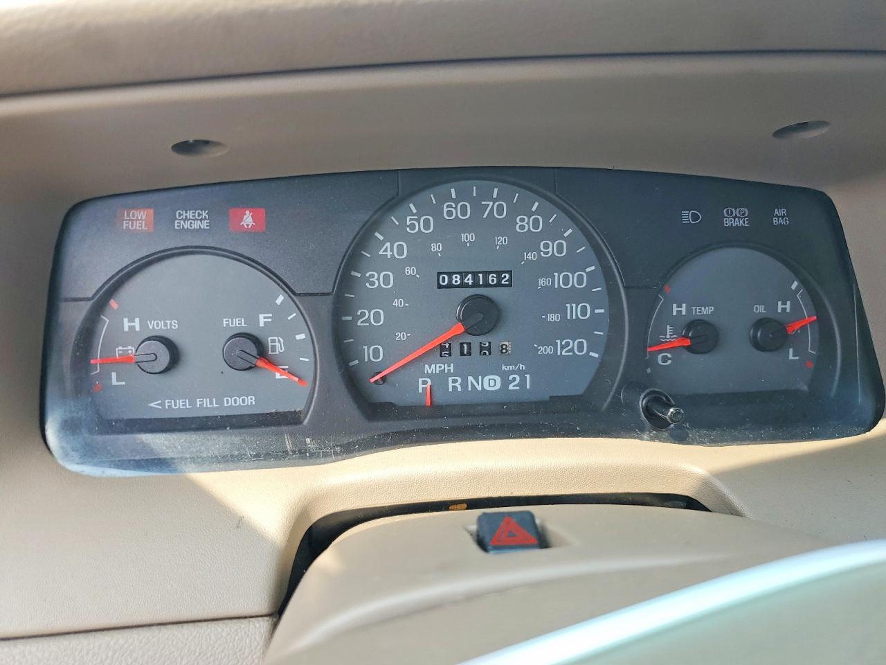 2005 Mercury Grand Marquis Tan vin: 2MEFM74W75X674868