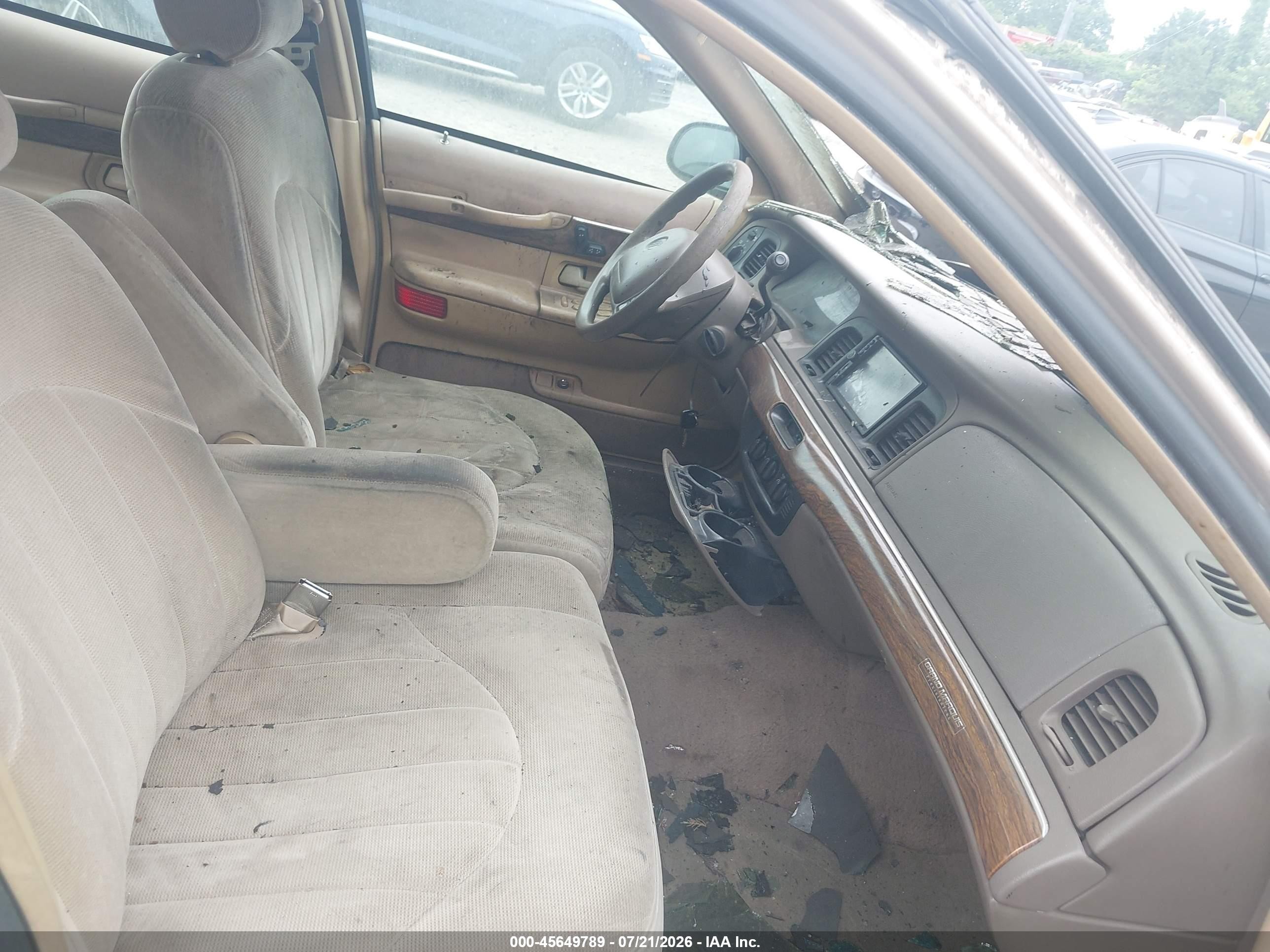 1998 Mercury Grand Marquis   Gold vin: 2MEFM74W7WX692661