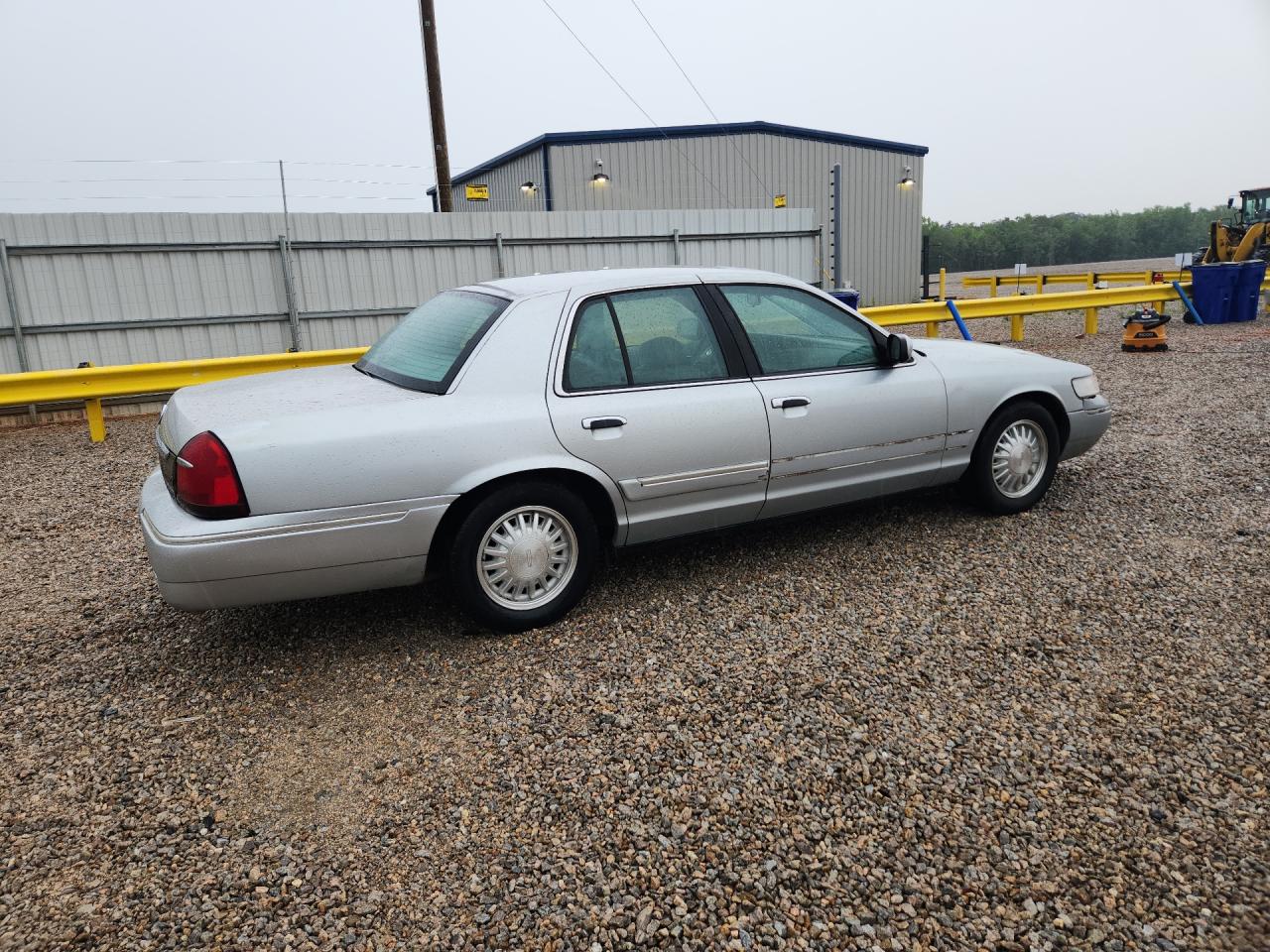 2002 Mercury Grand Marquis Gs Silver vin: 2MEFM74W82X663986