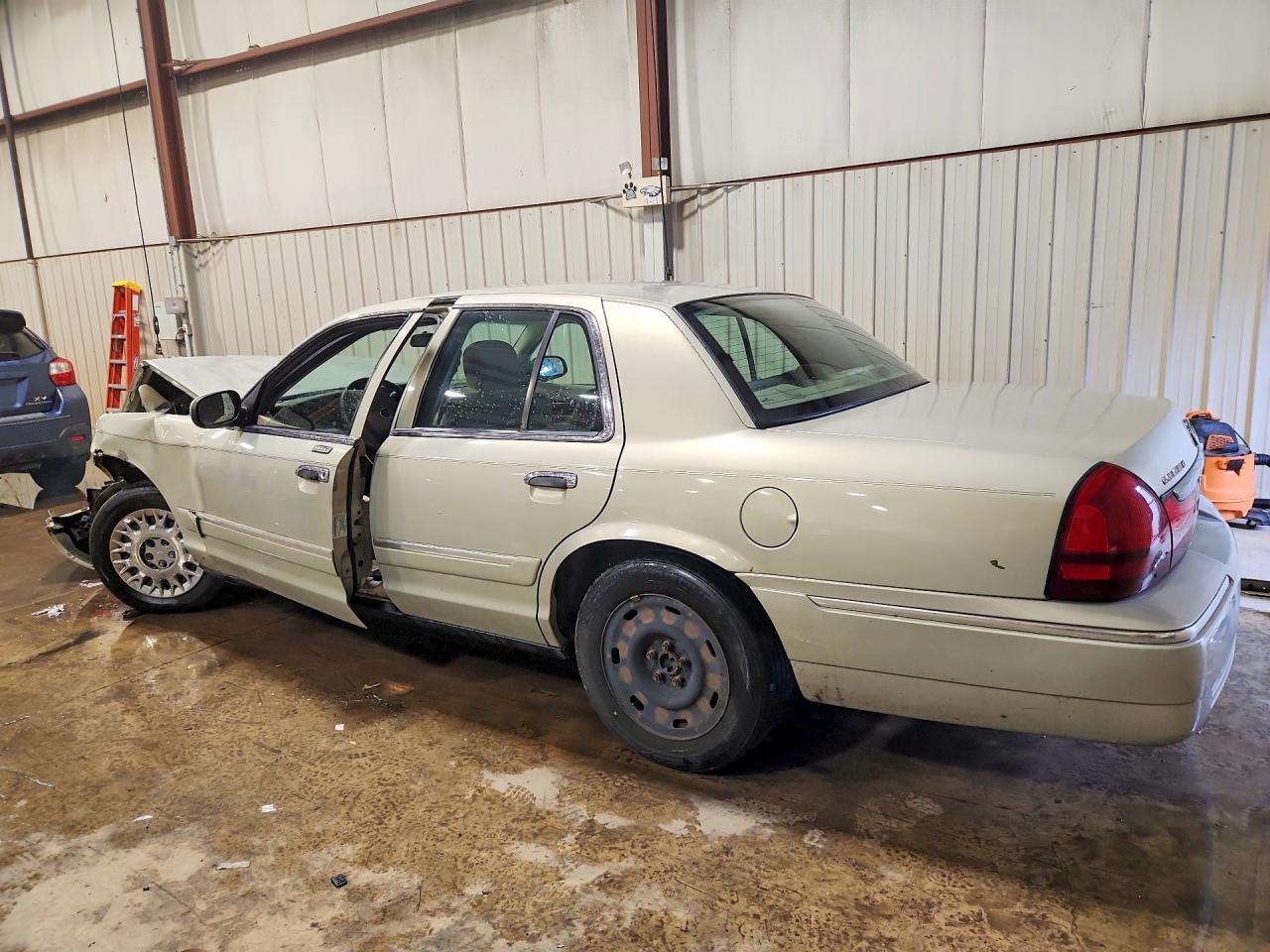 2003 Mercury Grand Marquis Gs Бежевый vin: 2MEFM74W83X666016