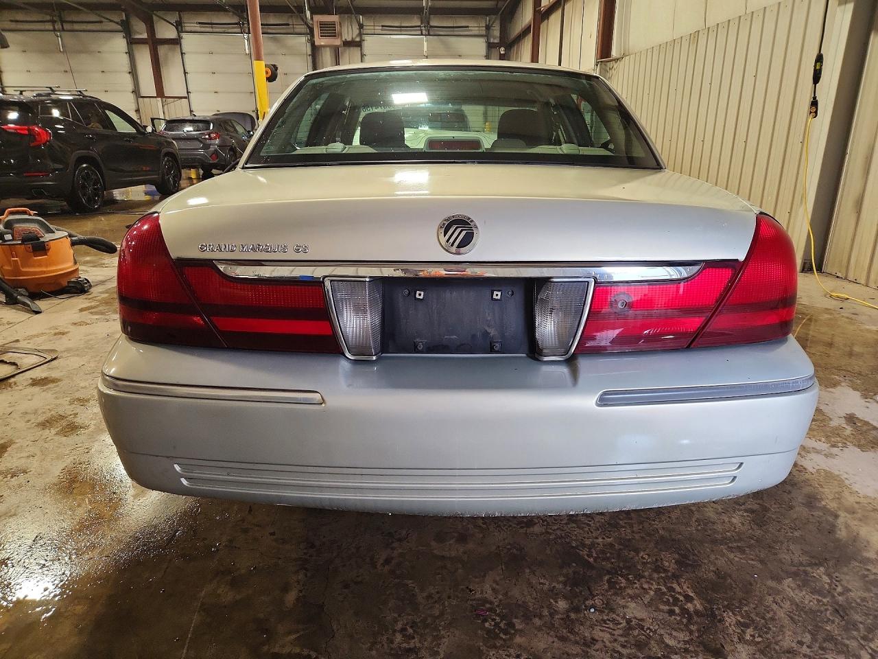 2003 Mercury Grand Marquis Gs Бежевый vin: 2MEFM74W83X666016