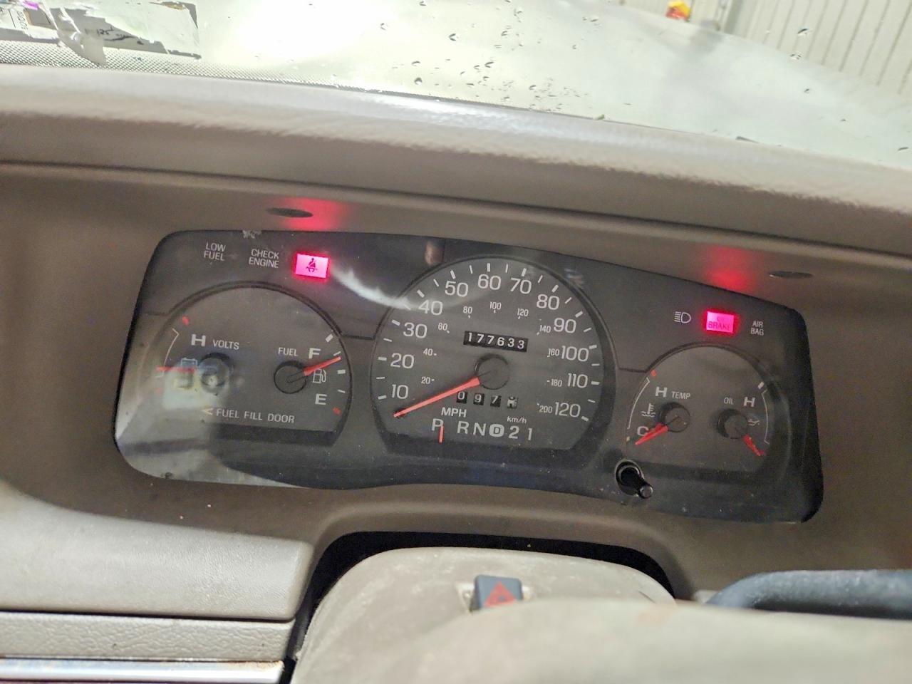 2003 Mercury Grand Marquis Gs Бежевый vin: 2MEFM74W83X666016