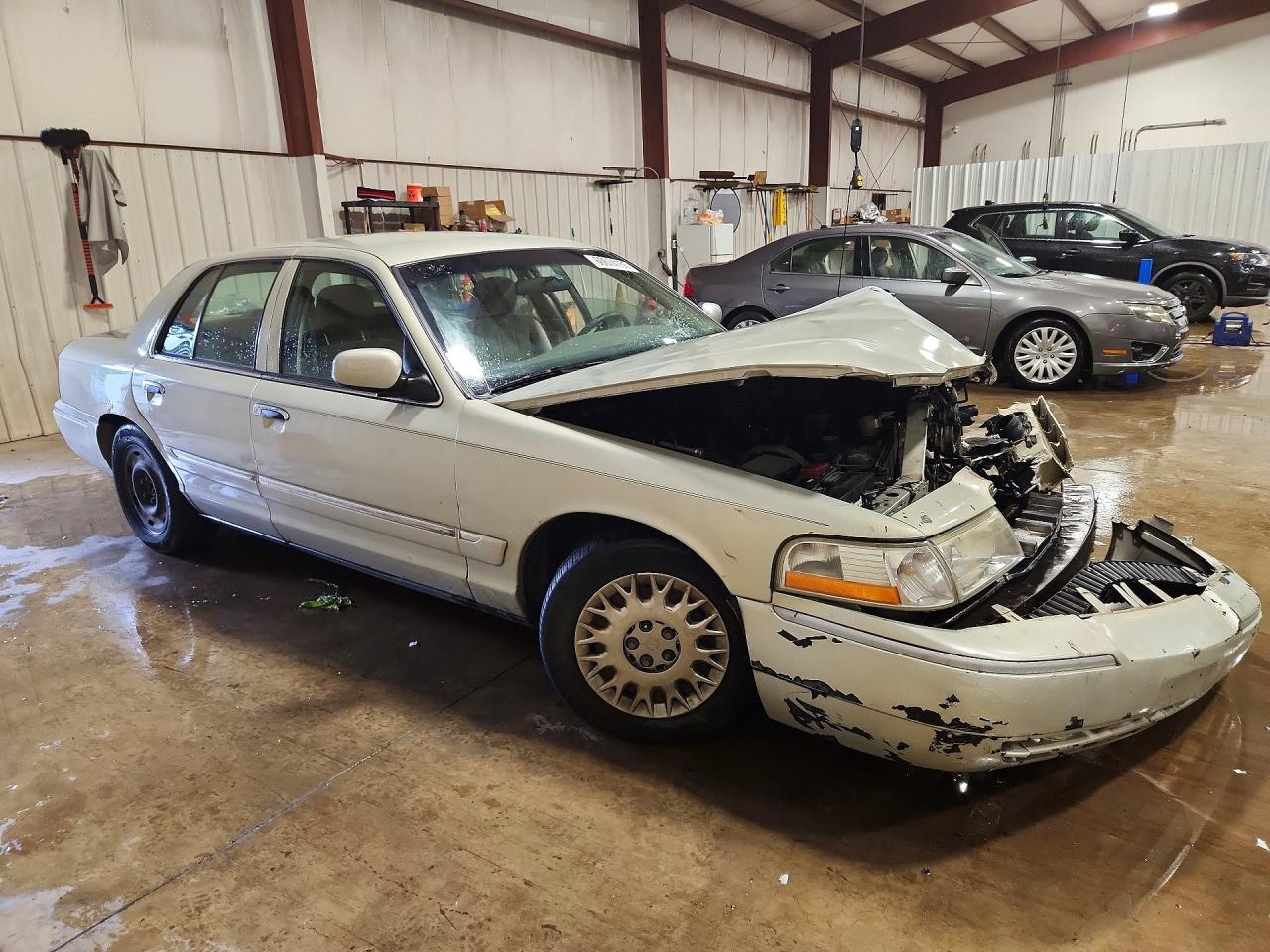 2003 Mercury Grand Marquis Gs Бежевый vin: 2MEFM74W83X666016