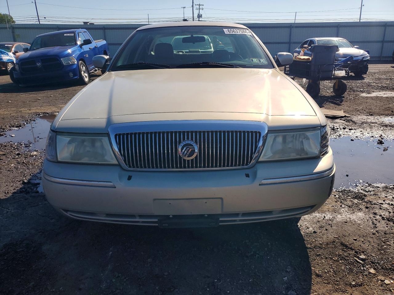 2004 Mercury Grand Marquis Gs Beige vin: 2MEFM74W84X623829