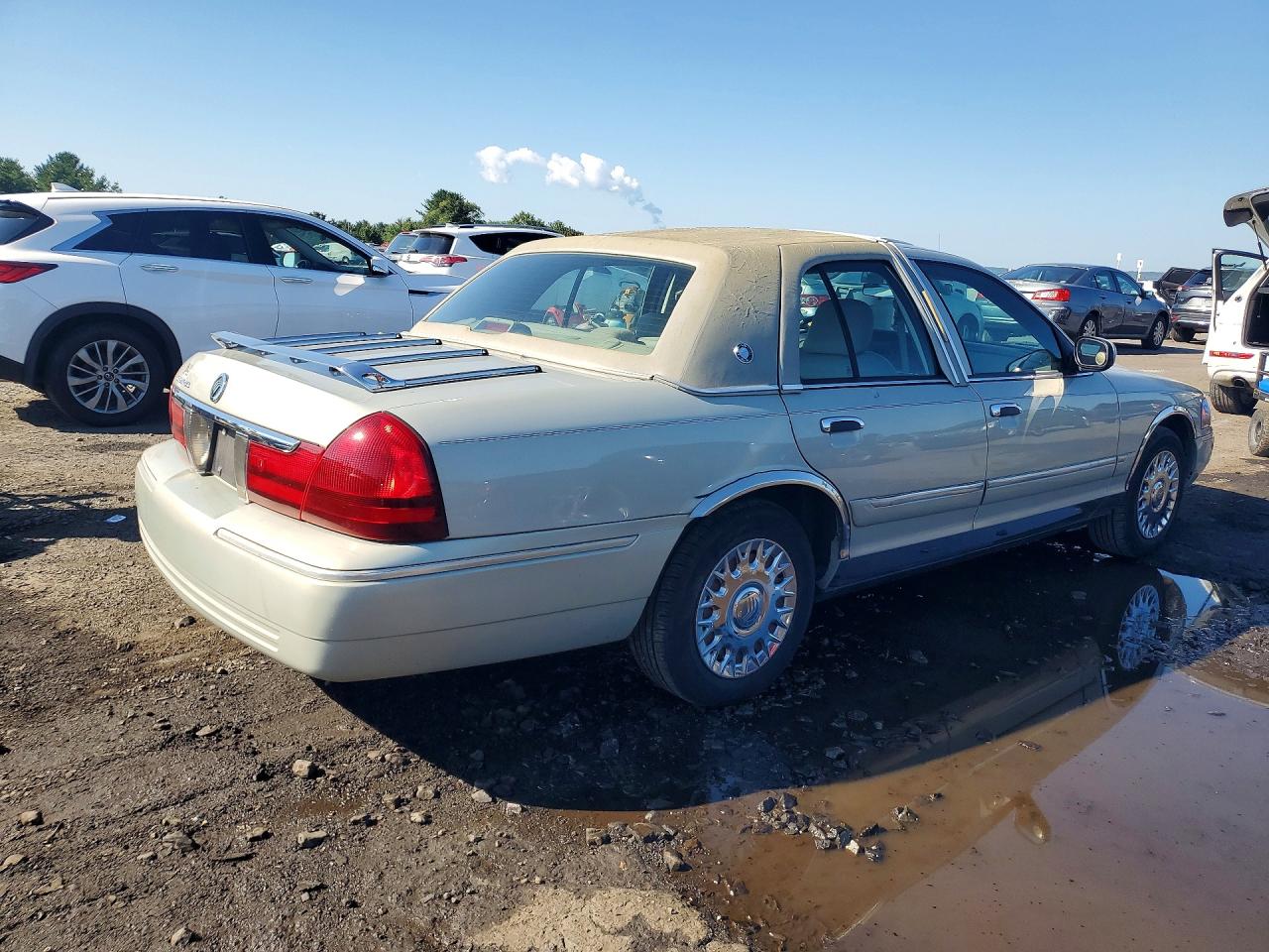 2004 Mercury Grand Marquis Gs Beige vin: 2MEFM74W84X623829