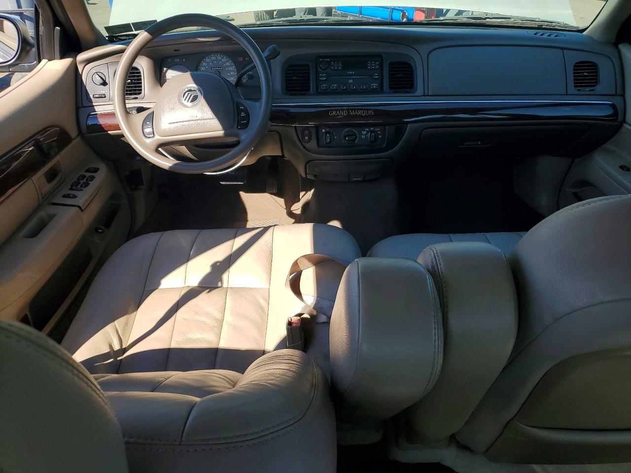 2004 Mercury Grand Marquis Gs Beige vin: 2MEFM74W84X623829